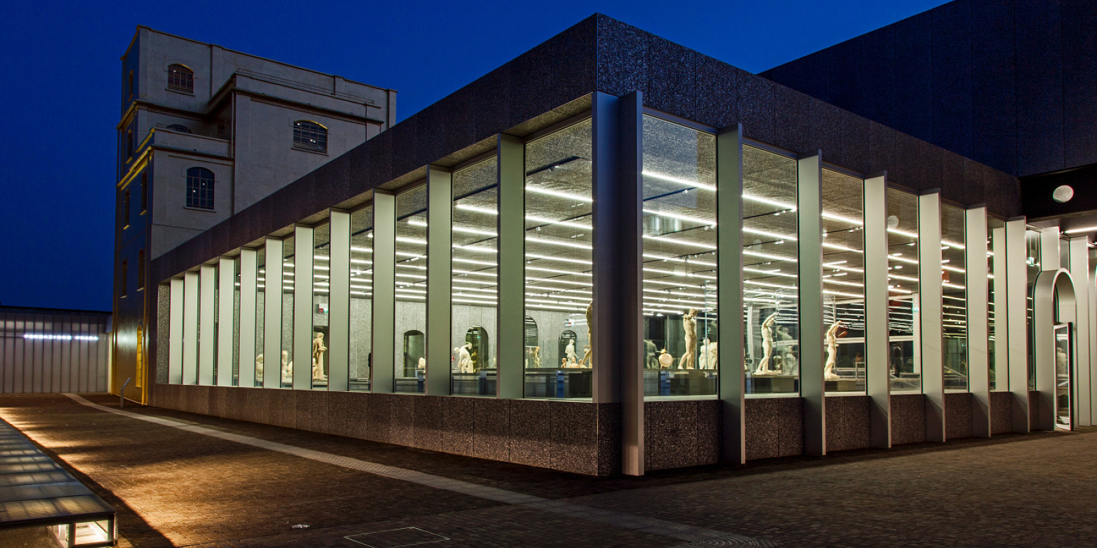 Museum Prada Foundation, Milaan