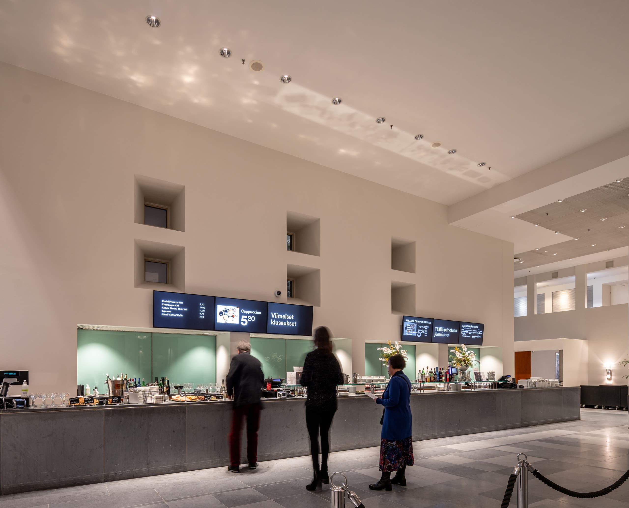 Finnische Nationaloper: Bar mit ERCO Downlights für energieeffiziente LED-Beleuchtung.