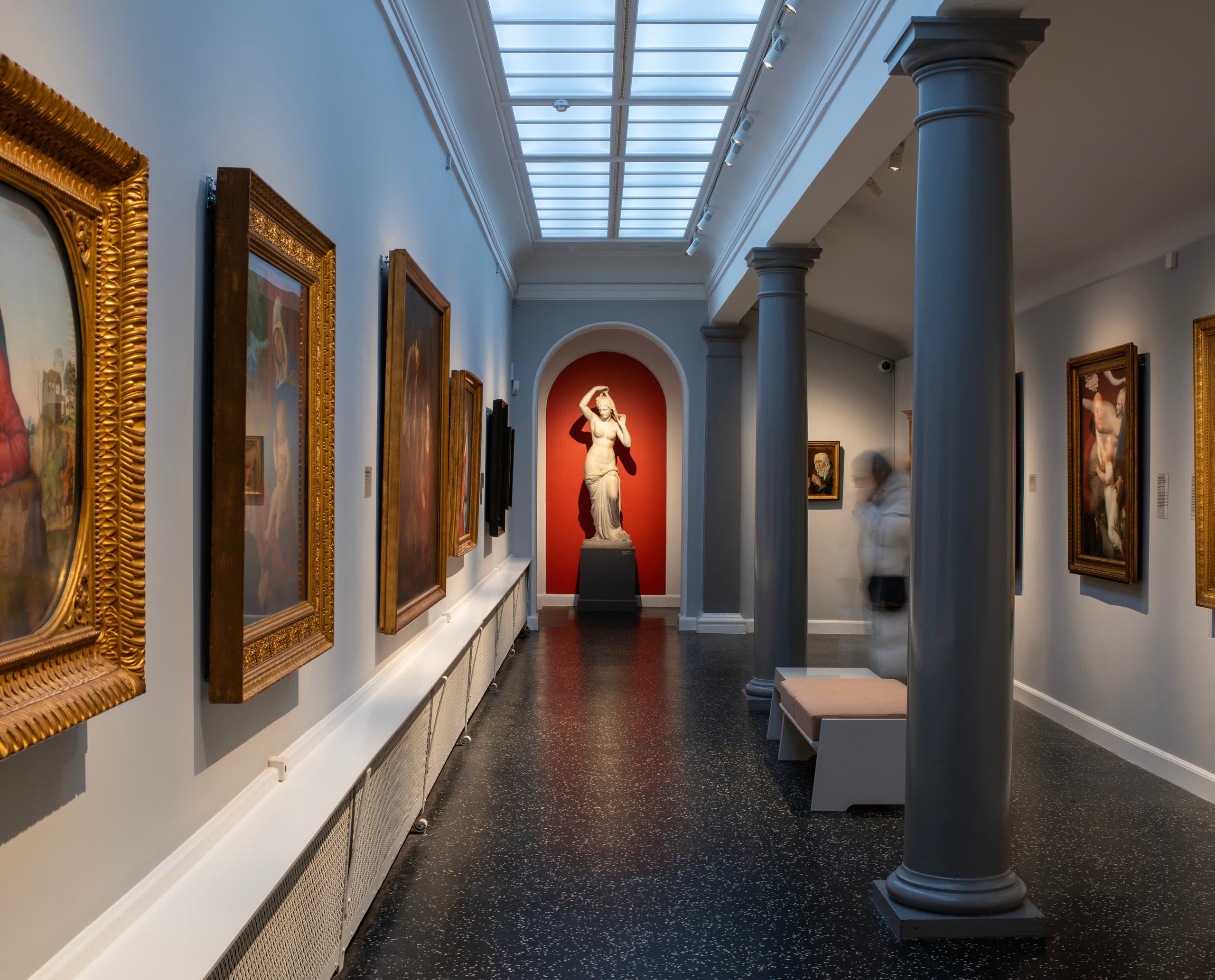 Nivaagaard Museum mit ERCO LED-Beleuchtung für flexible Ausstellungsgestaltung.