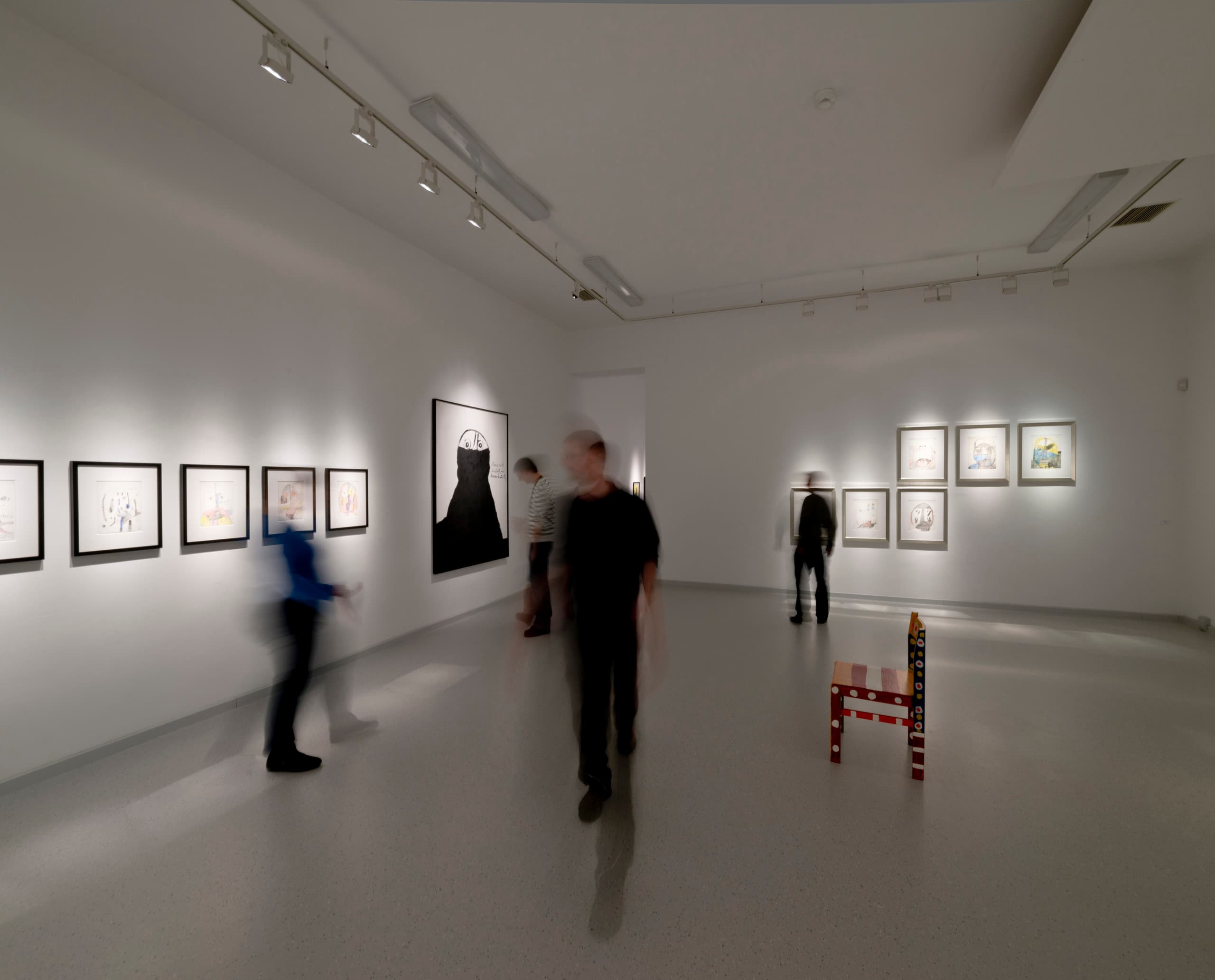 Gugging Museum mit Logotec Leuchten für Akzentuierung der Art Brut Kunst.