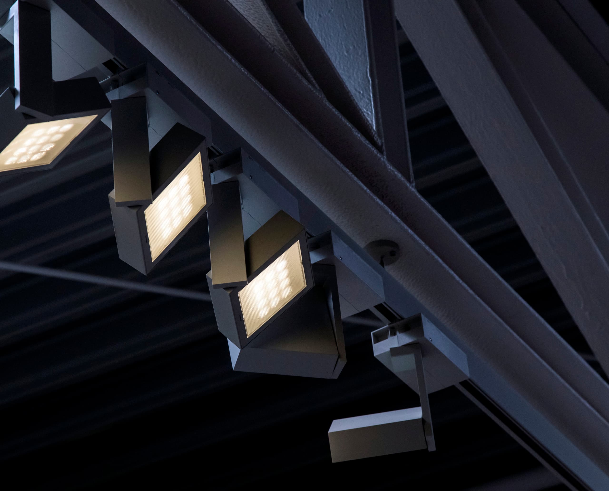 ERCO Cantax LED-Strahler beleuchten die Ausstellung im PS.Speicher Museum in Einbeck.