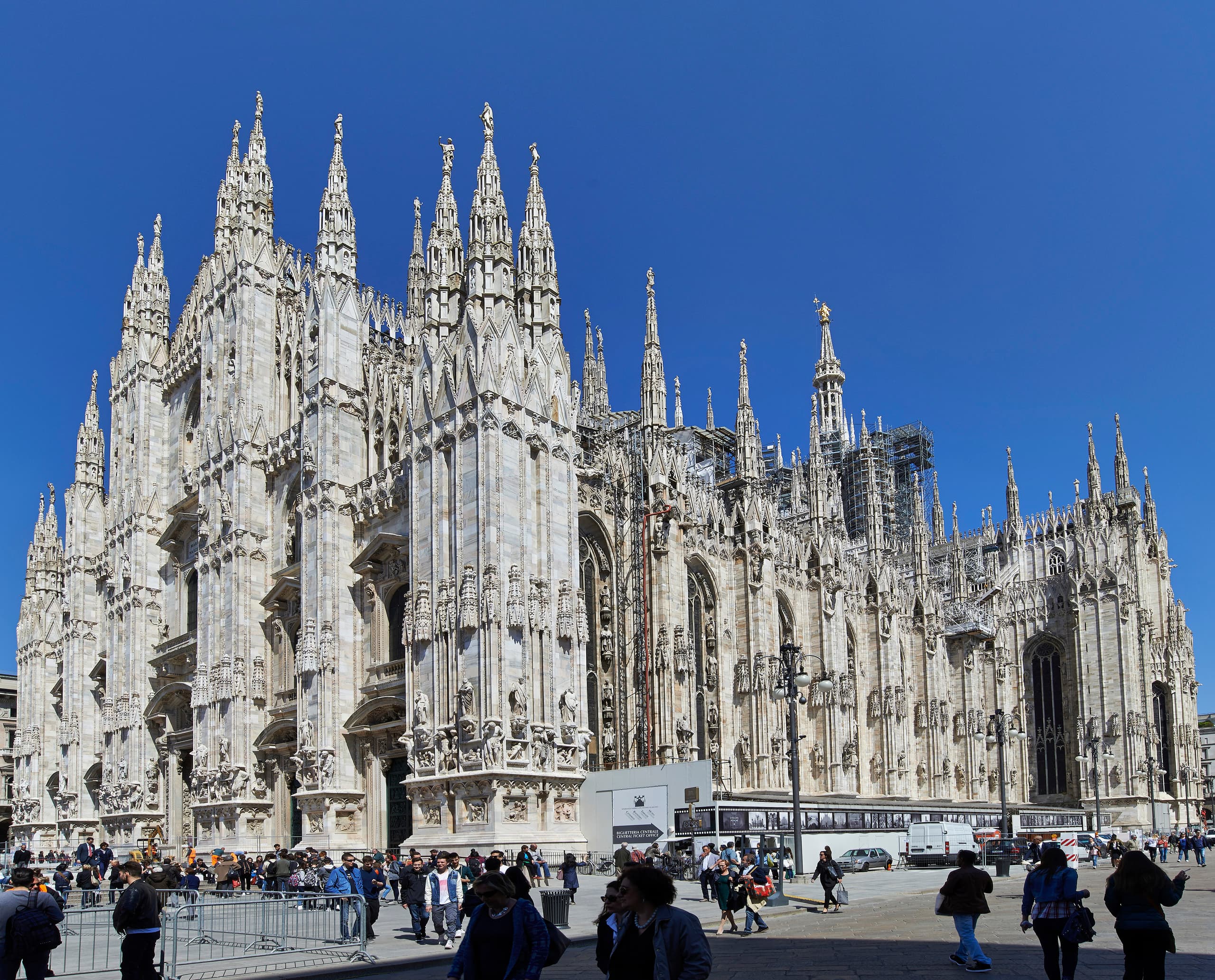 Mailänder Dom mit ERCO LED-Beleuchtung, ein Wahrzeichen Mailands.