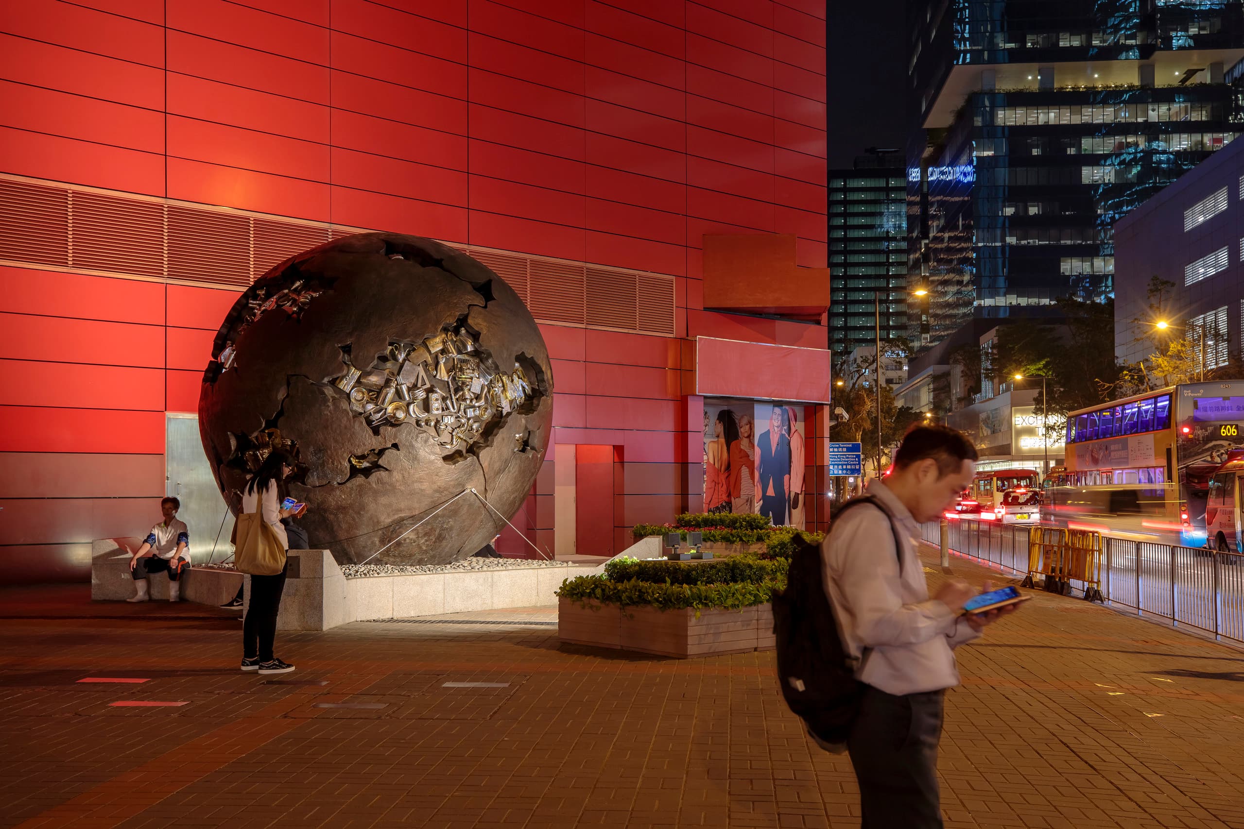 Megabox Skulptur, Hong Kong