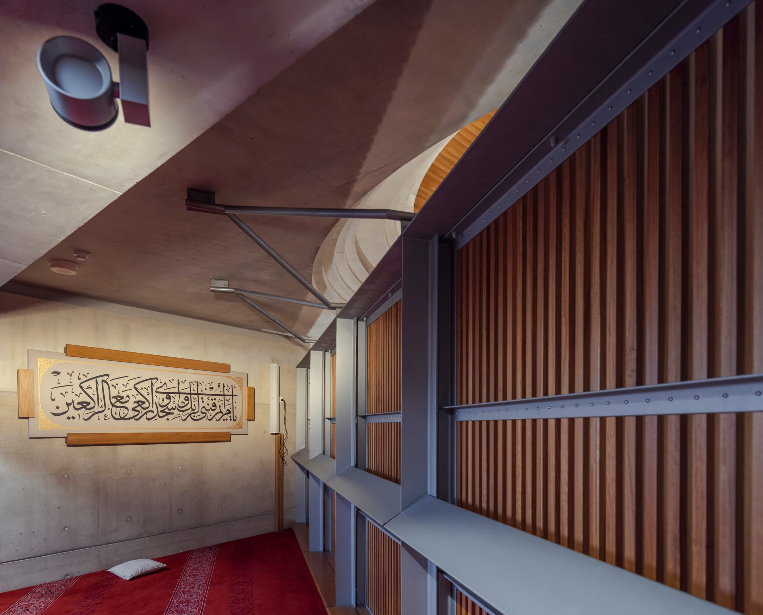 ERCO Optec Strahler beleuchten die Punchbowl Moschee in Sydney.