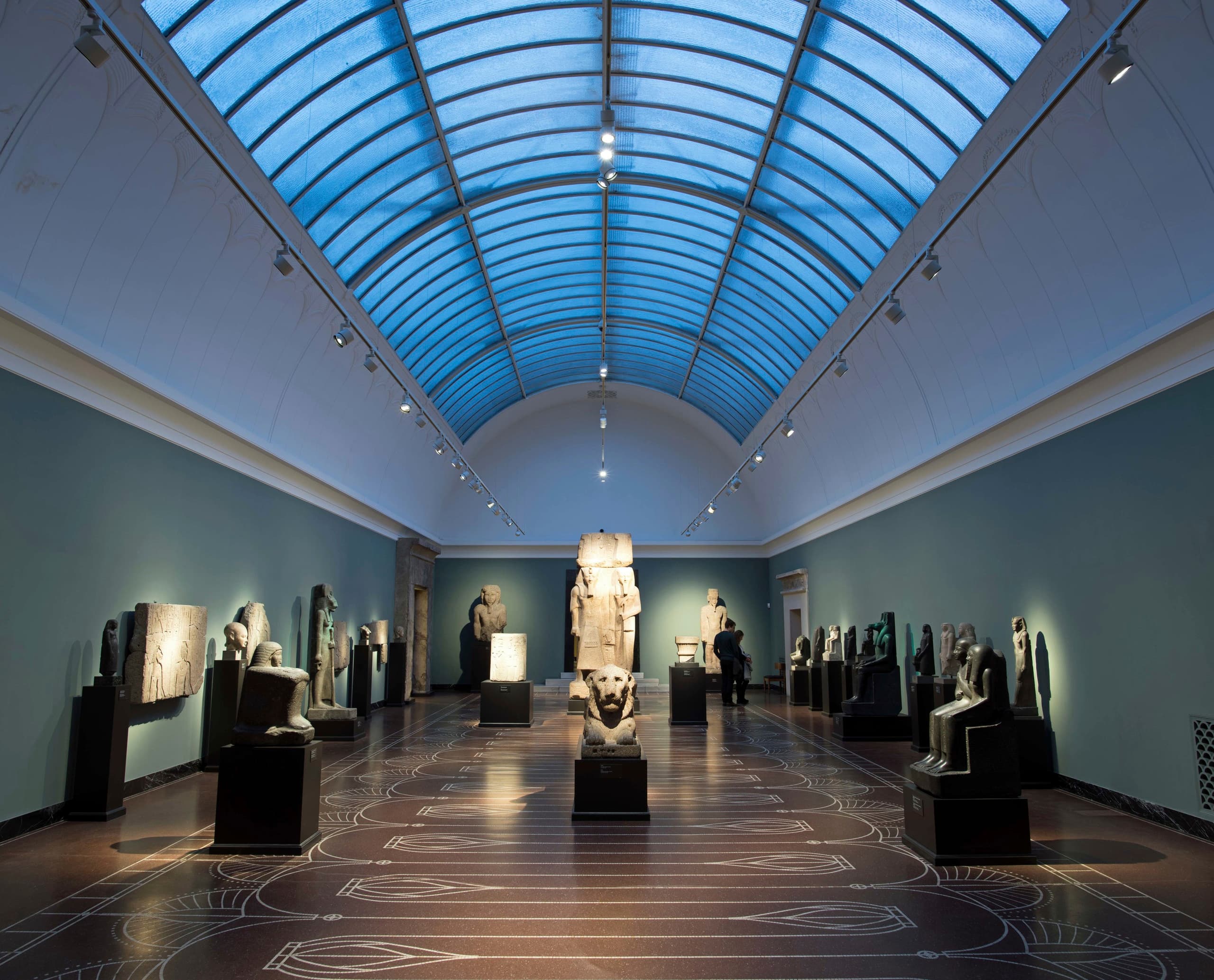 ERCO Strahler beleuchten Skulpturen im Carlsberg Glyptotek Museum in Kopenhagen.
