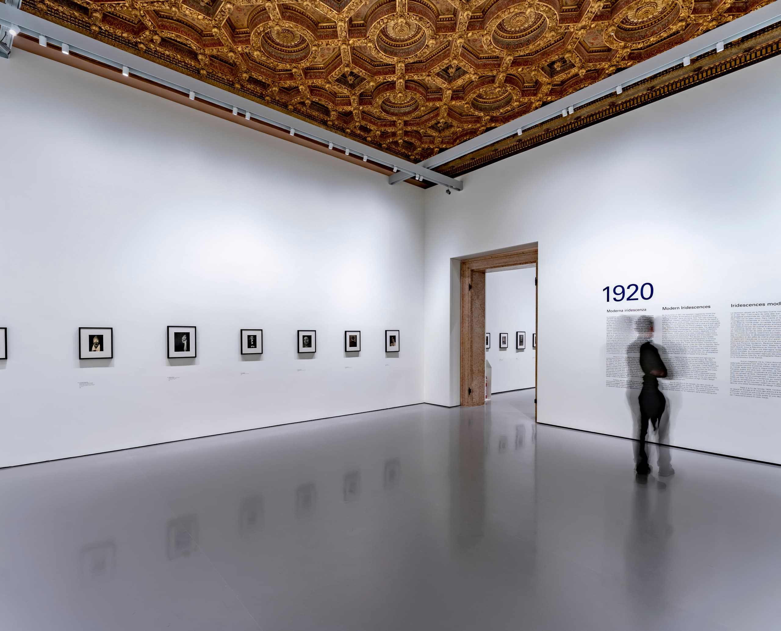 ERCO LED-Beleuchtung im Palazzo Grassi, Venedig, für flexible und energieeffiziente Kunstausstellungen.