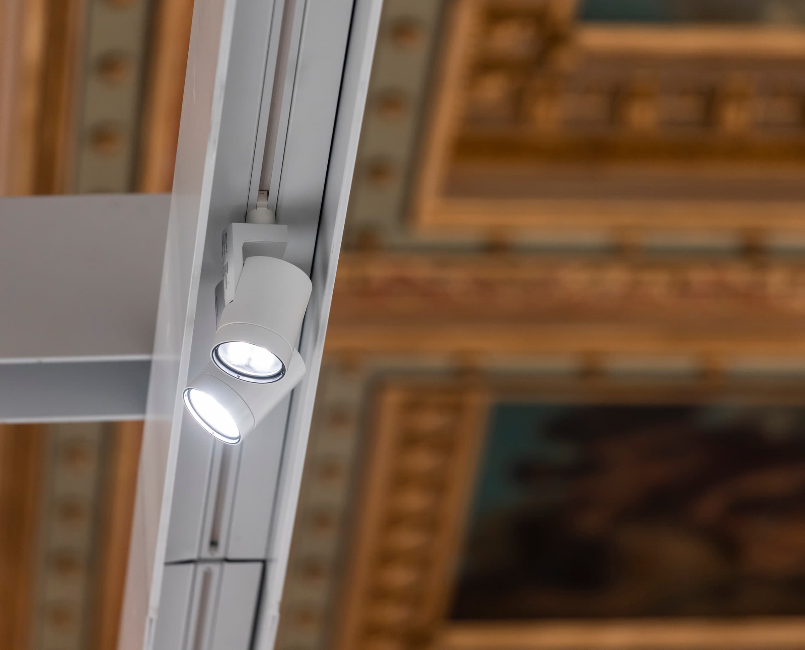 ERCO Parscan 48V LED-Strahler für flexible Beleuchtung im Palazzo Grassi, Venedig.