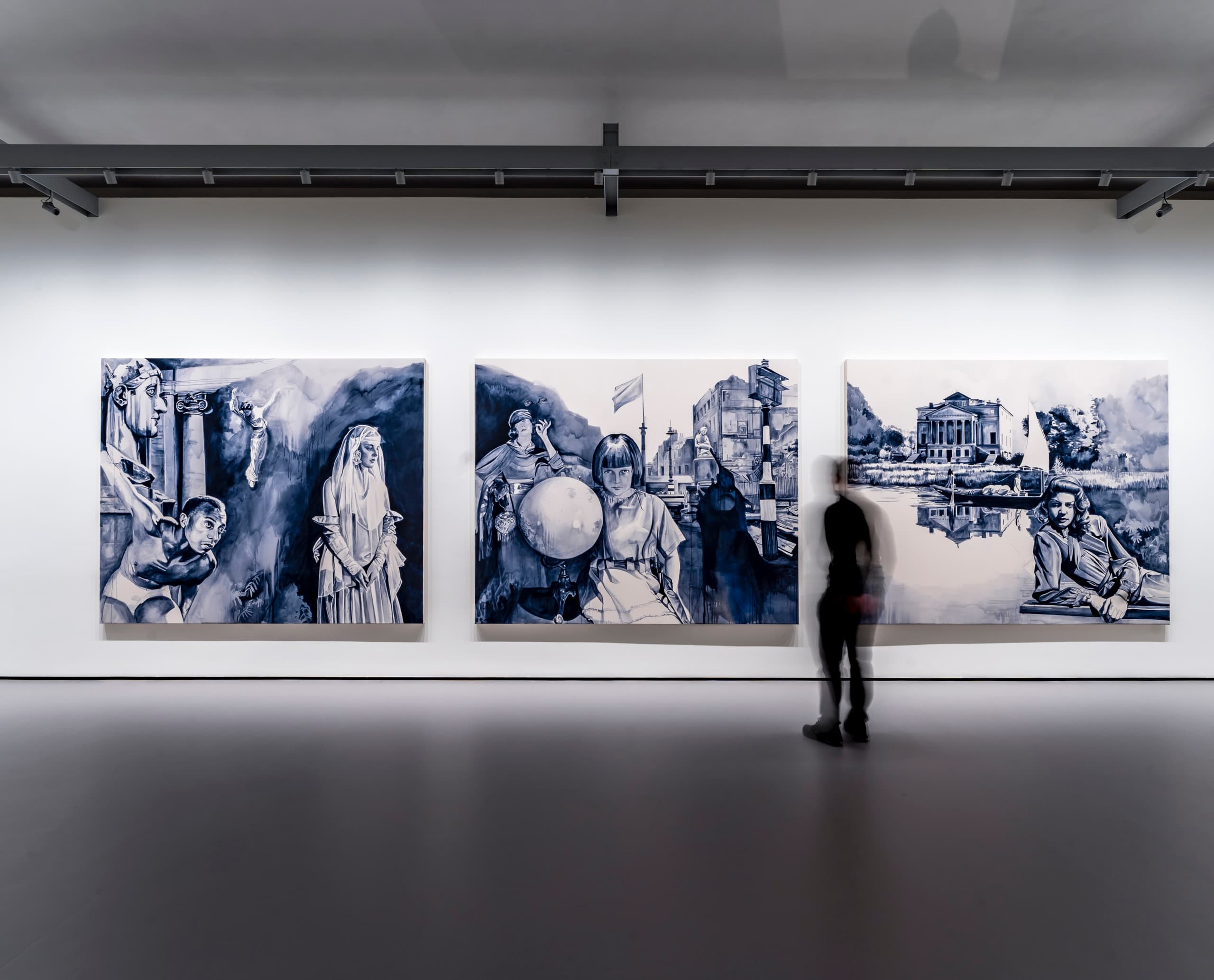 ERCO LED-Beleuchtung im Palazzo Grassi, Venedig, mit Parscan Strahlern für flexible und energieeffiziente Kunstausstellungen.