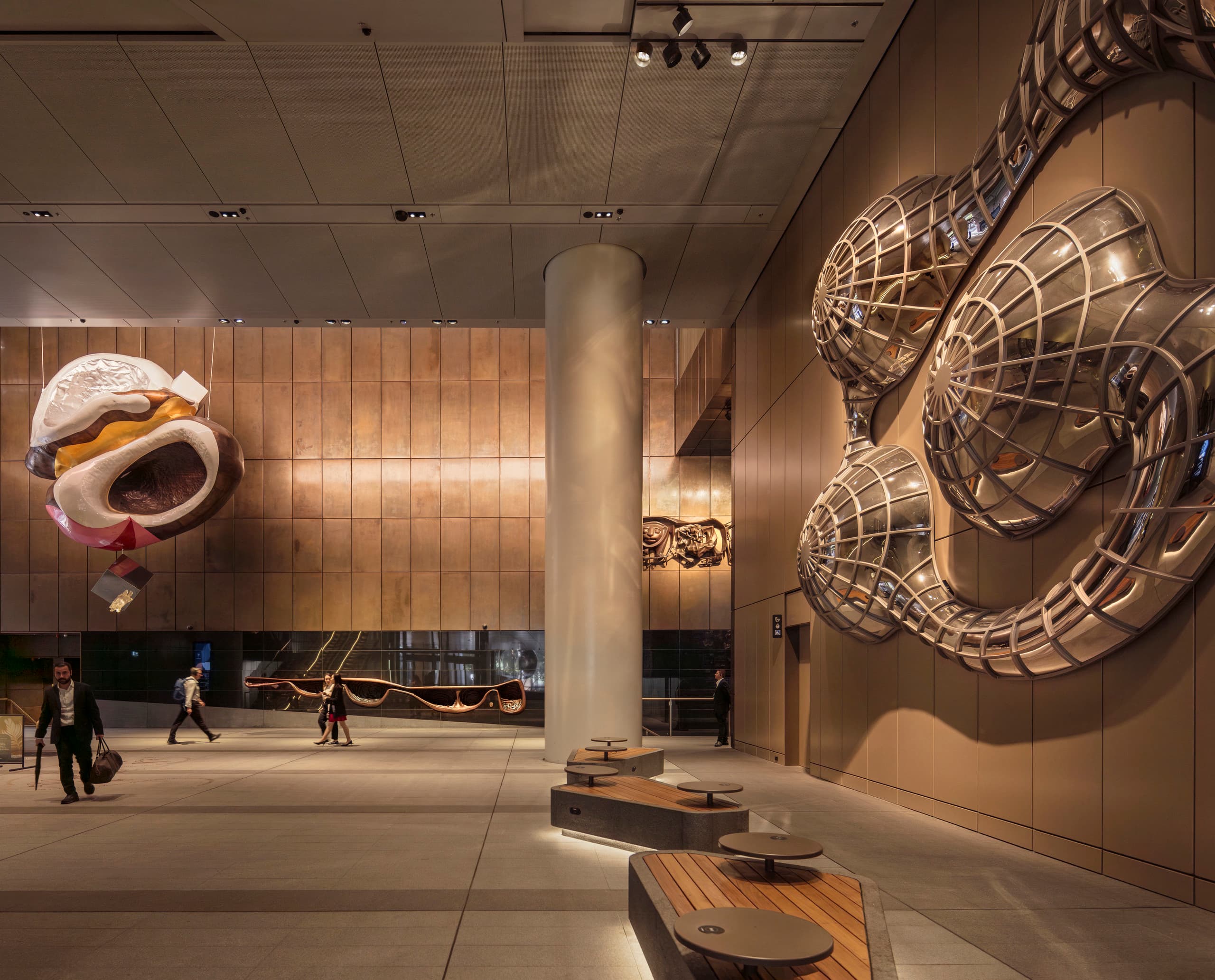 Kunstinstallationen mit ERCO Beleuchtung in der Martin Place Metro Station, Sydney.