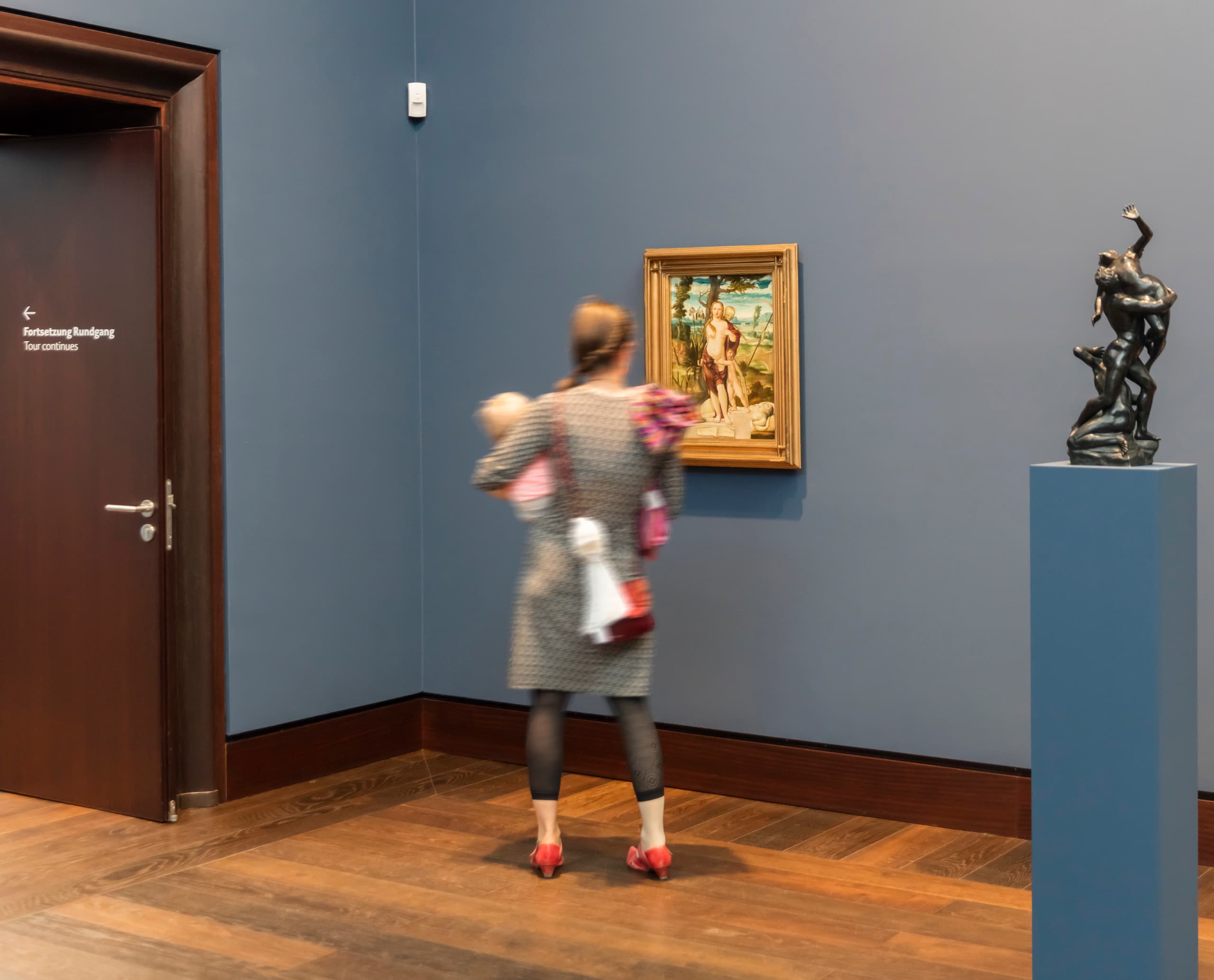 Hamburger Kunsthalle Galerie mit LED-Beleuchtung von ERCO, die Kunstwerke hervorhebt.