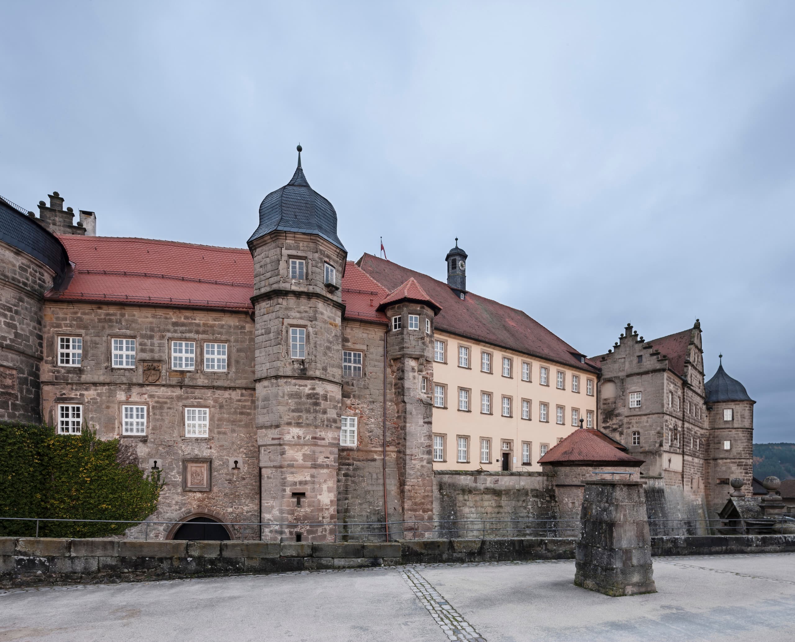 Festung Rosenberg in Kronach, beherbergt die Fränkische Galerie mit LED-Beleuchtung.