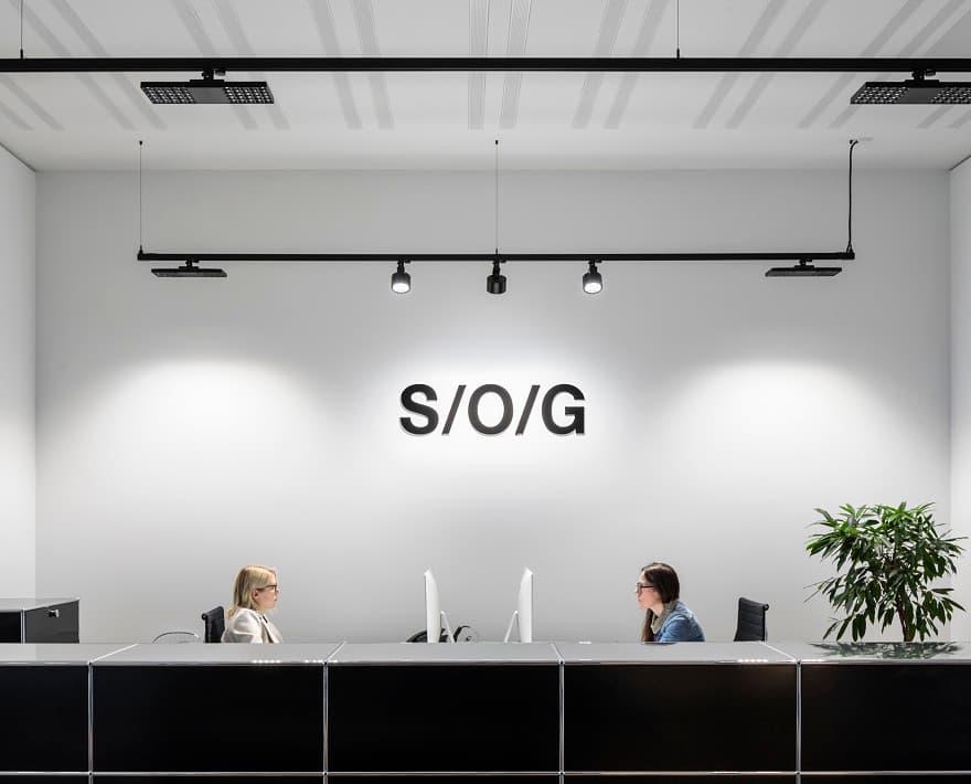 ERCO Jilly Downlights für flexible Bürobeleuchtung bei Stiehl/Over/Gehrmann in Osnabrück.
