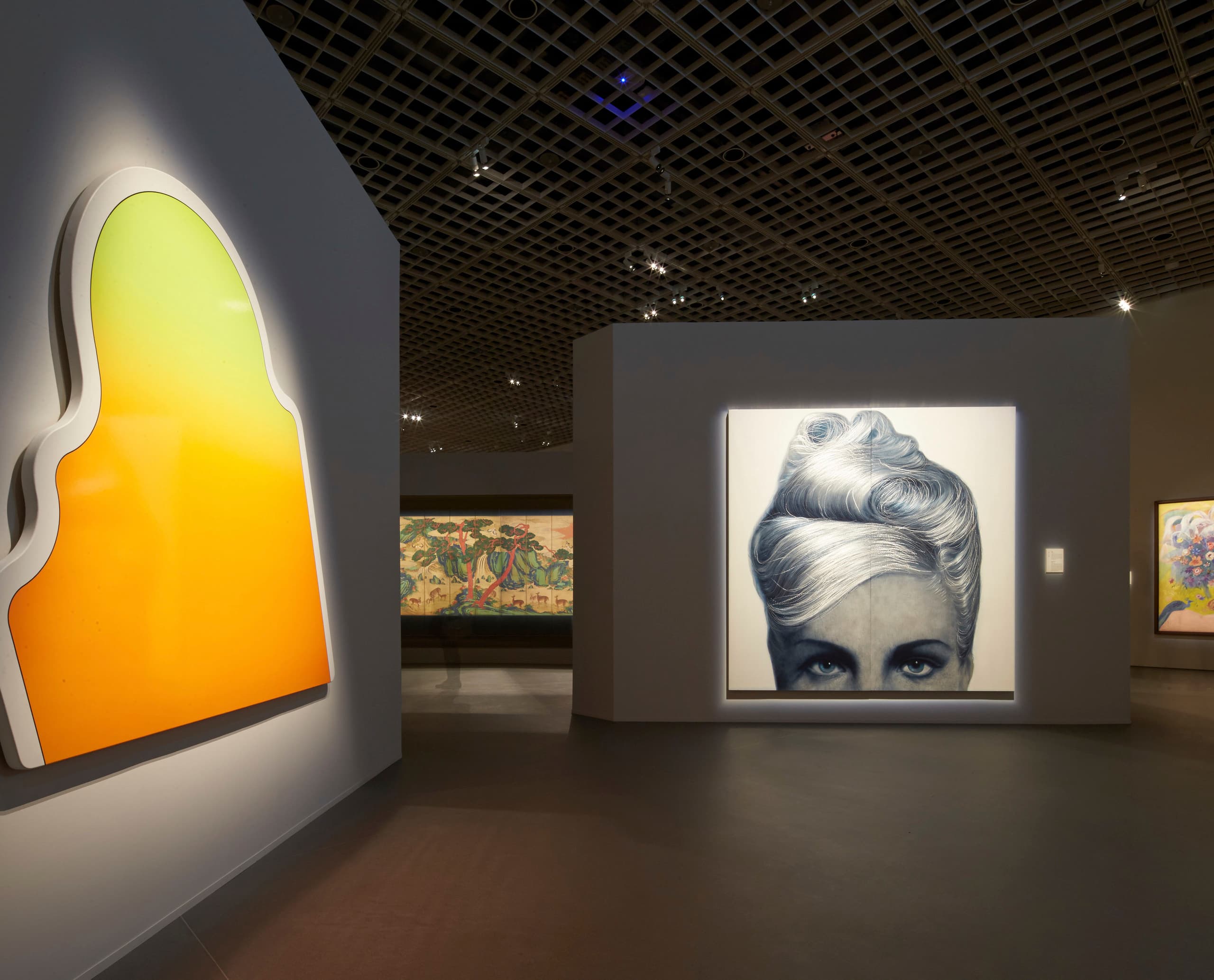 Kunstausstellung im Amorepacific Museum of Art, Seoul, beleuchtet mit ERCO Strahlern.