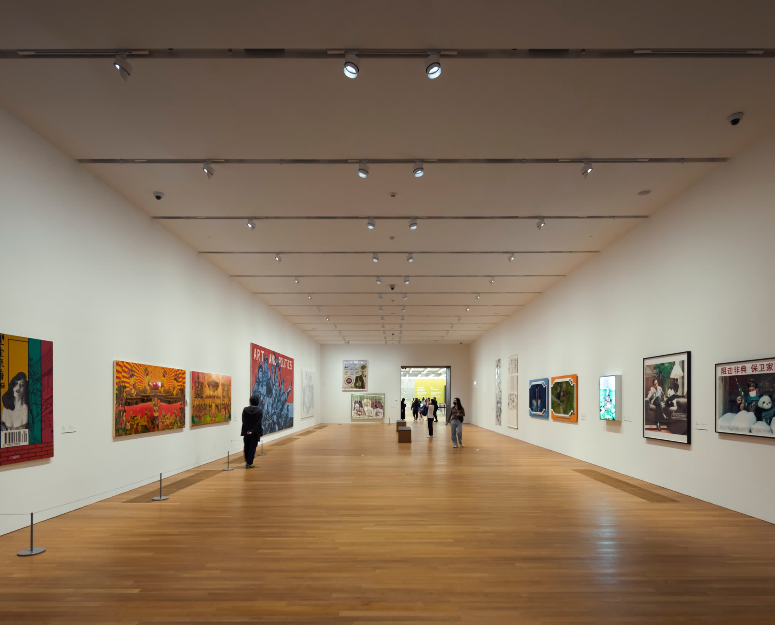 ERCO LED-Beleuchtung im M+ Museum, Hongkong, für moderne Kunstausstellungen.