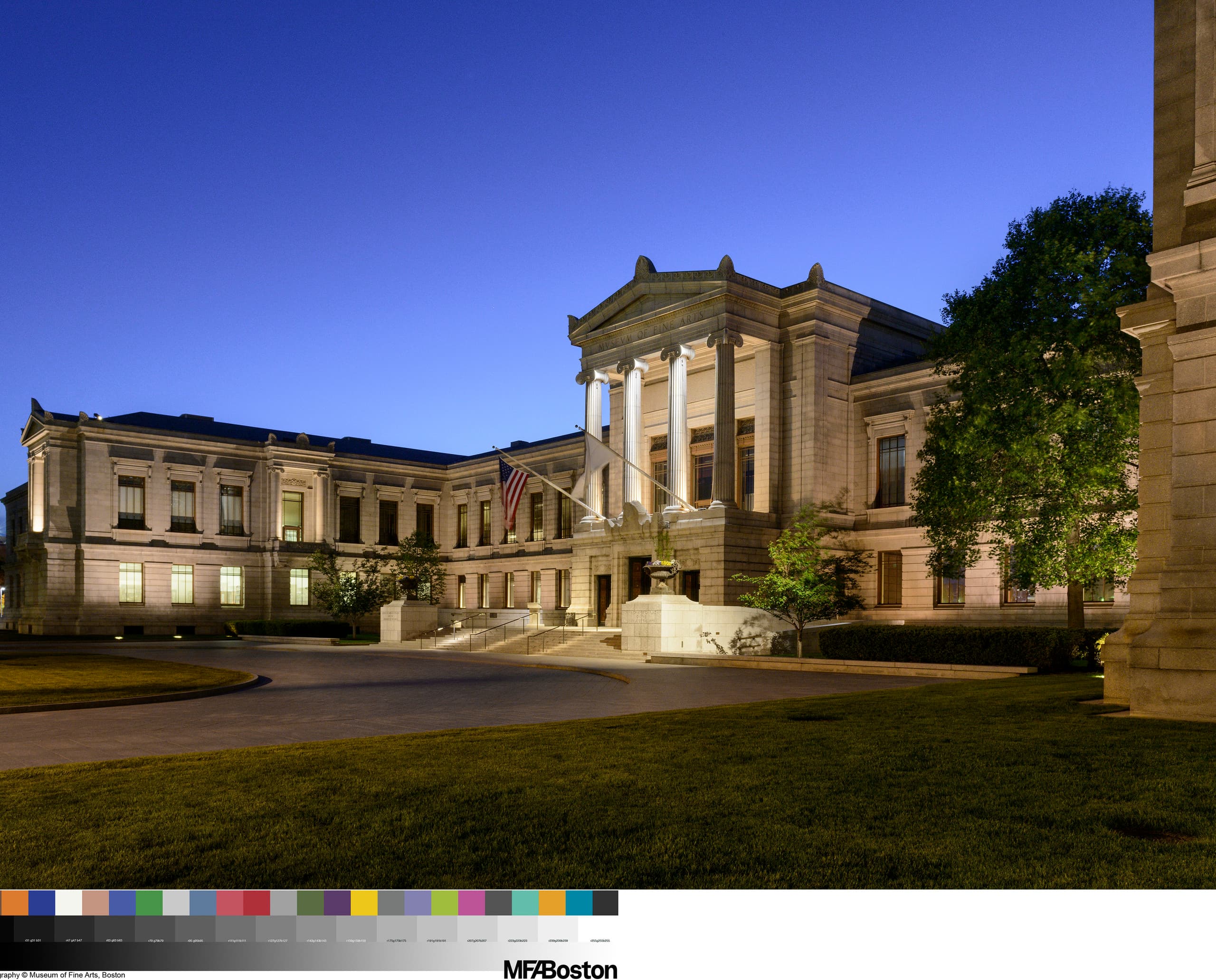 Das Museum of Fine Arts in Boston, beleuchtet mit ERCO LED-Licht für Kunstwerke.