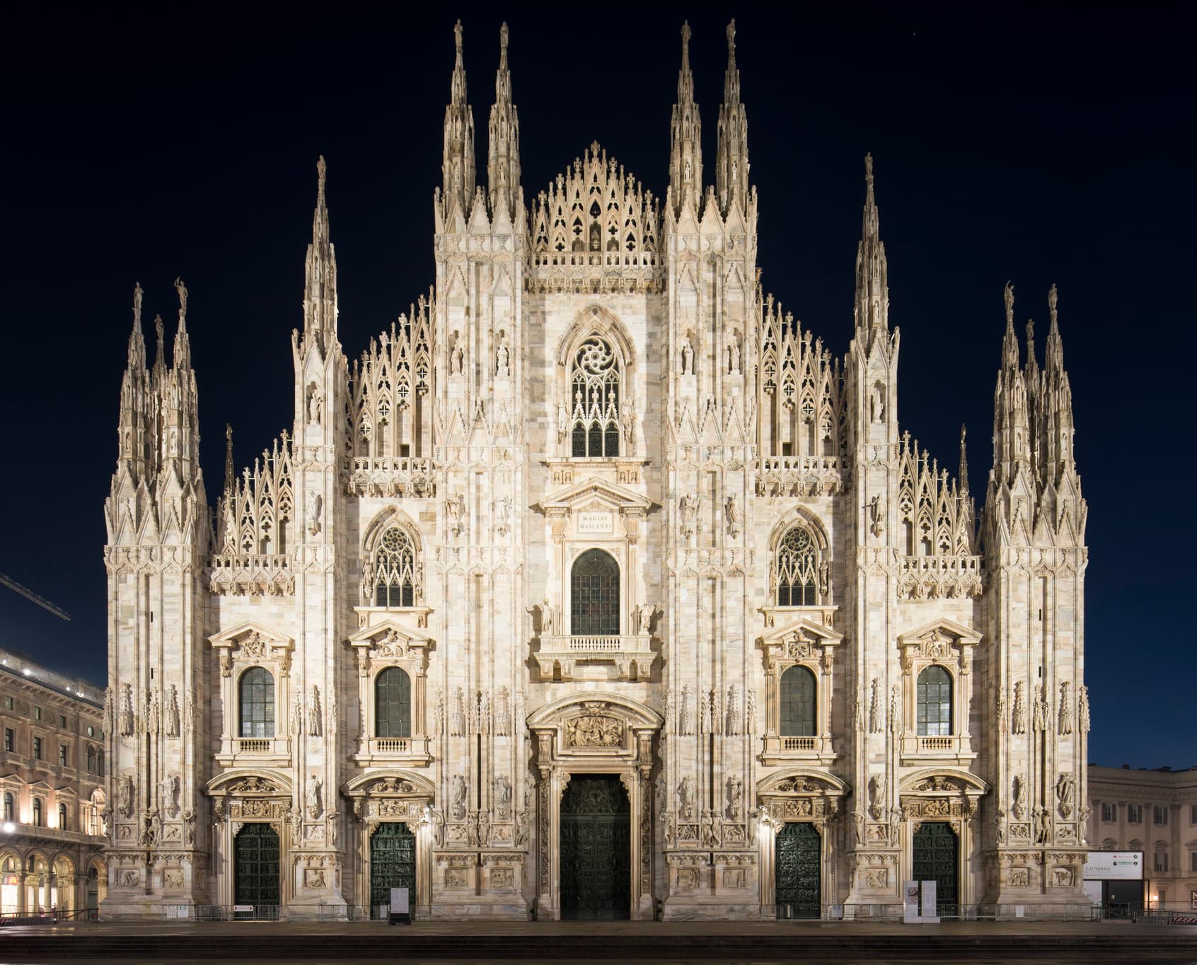 Mailänder Dom: Die Fassade erstrahlt dank ERCO LED-Strahlern in neuem Licht.