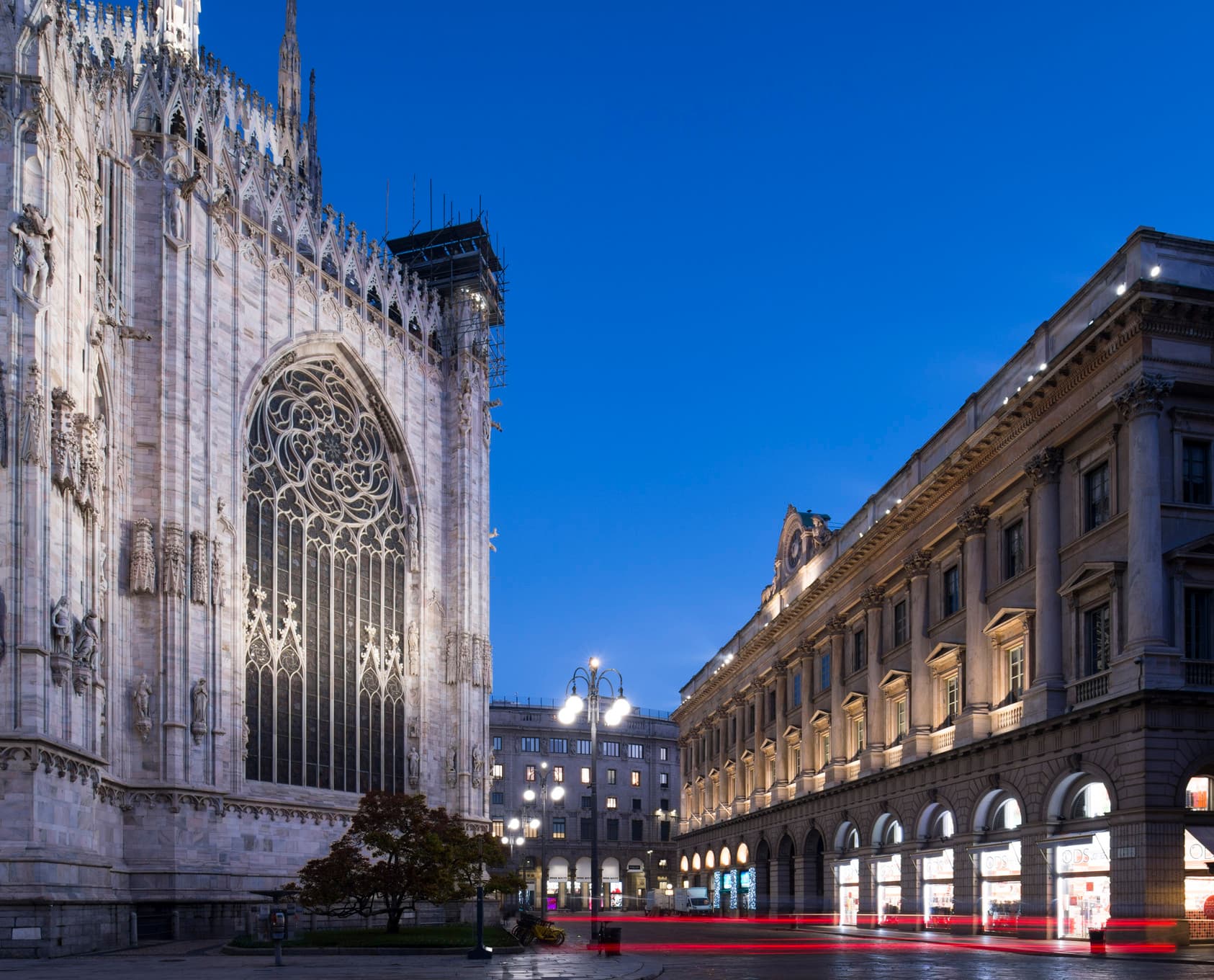 Mailänder Dom: ERCO LED-Strahler beleuchten die Fassade des Doms mit präzisem Licht.