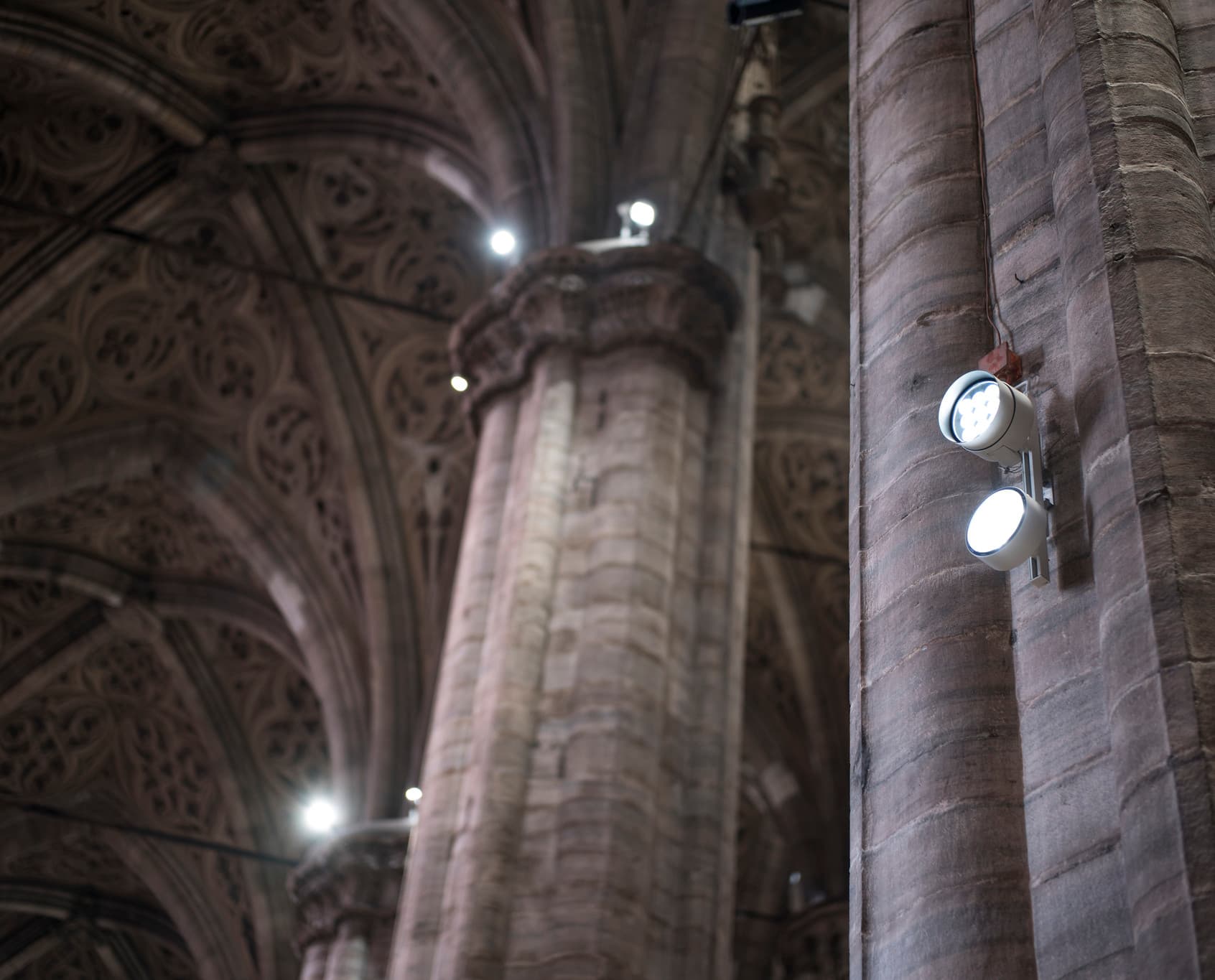 ERCO LED-Strahler beleuchten den Mailänder Dom, energieeffizient und langlebig.