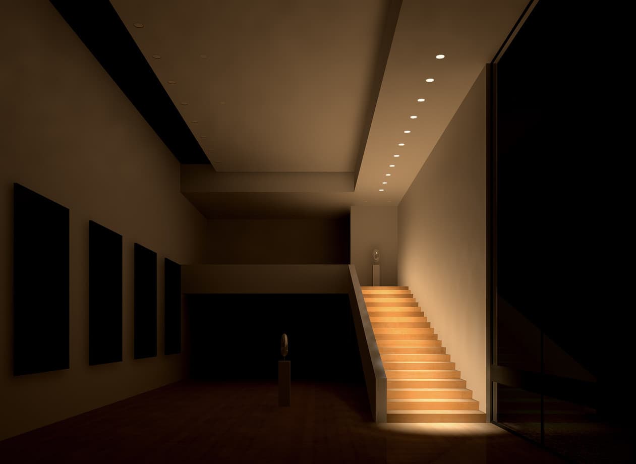 Treppenhausbeleuchtung mit ERCO Downlights zur Orientierung und Hervorhebung funktionaler Bereiche.