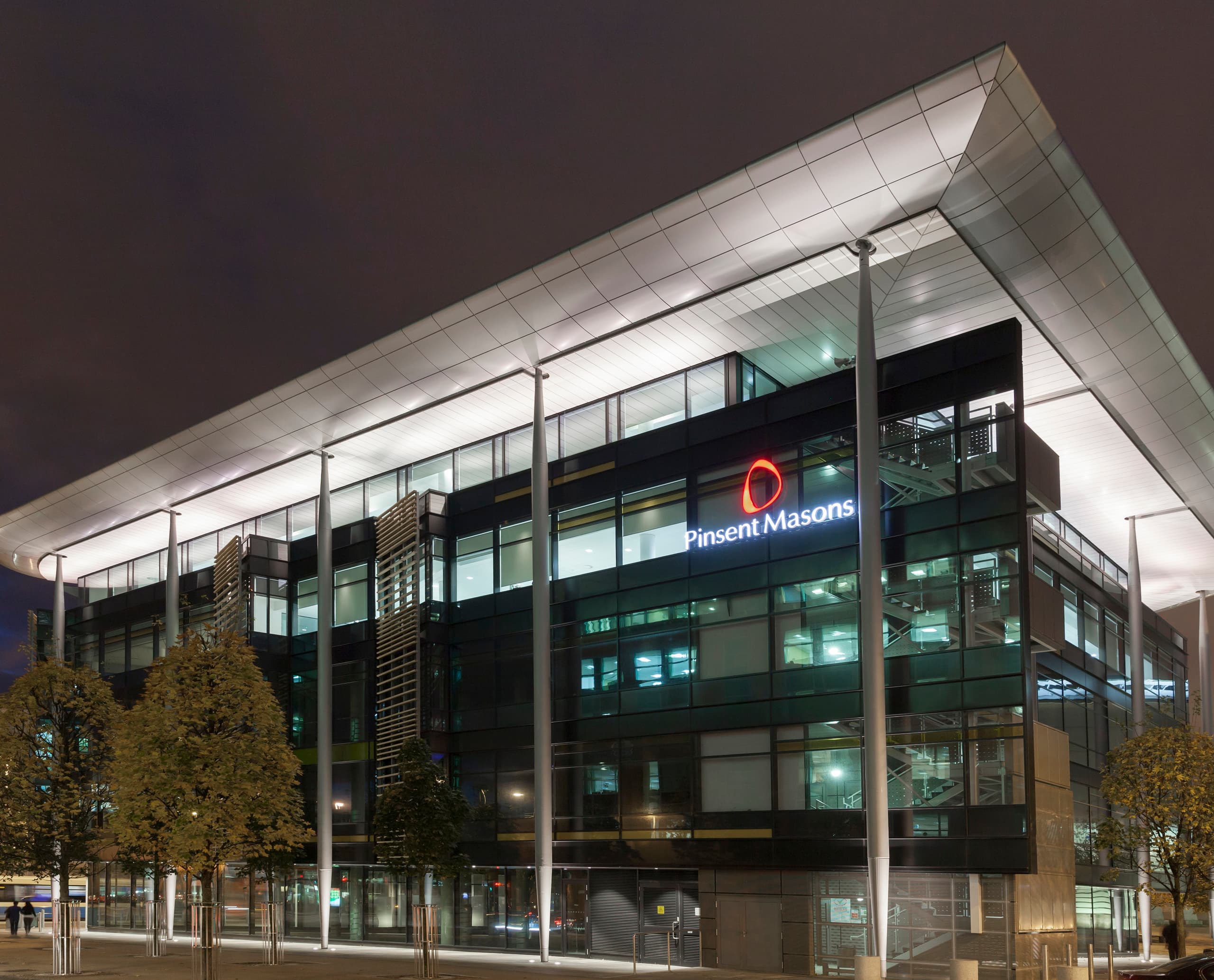 Pinsent Masons Gebäude in Belfast, beleuchtet mit ERCO Licht.