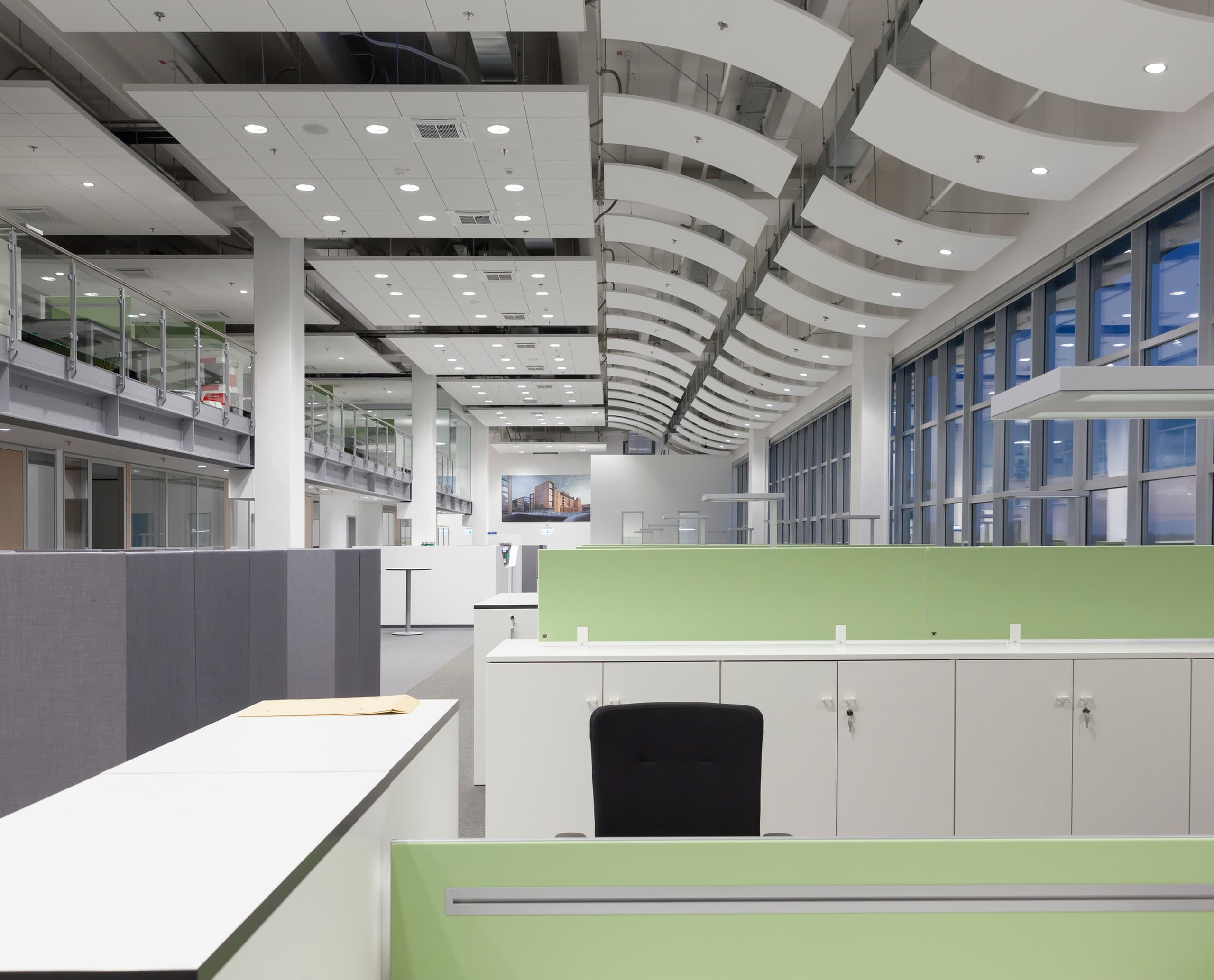 ERCO LED Downlights für effiziente Bürobeleuchtung im Gebrüder Heinemann Verwaltungsgebäude, Hamburg.