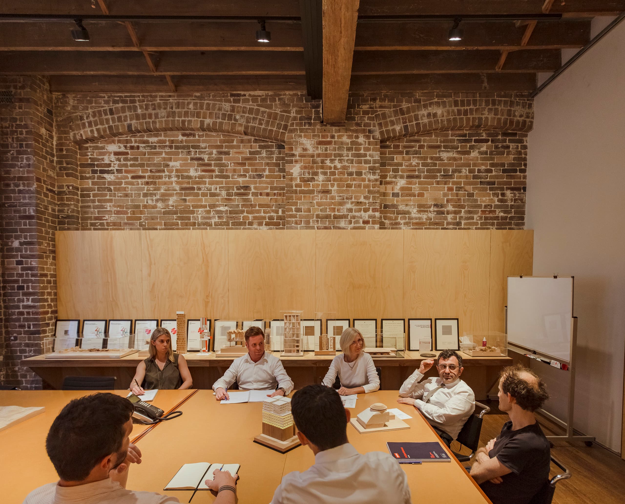 ERCO Beleuchtung im Architekturbüro Candalepas Associates, Sydney, für effektives und angenehmes Licht.