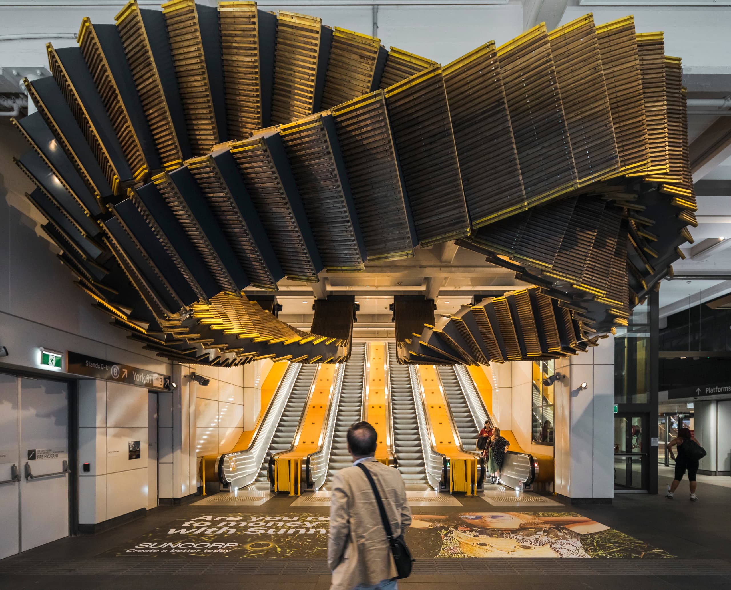 Interloop Skulptur in der Wynyard Station, Sydney