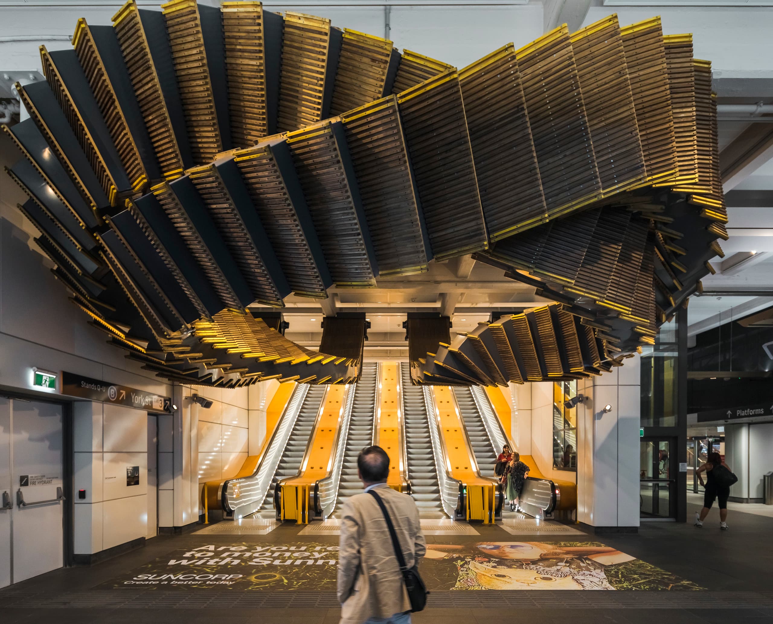 Interloop Skulptur in der Wynyard Station, Sydney