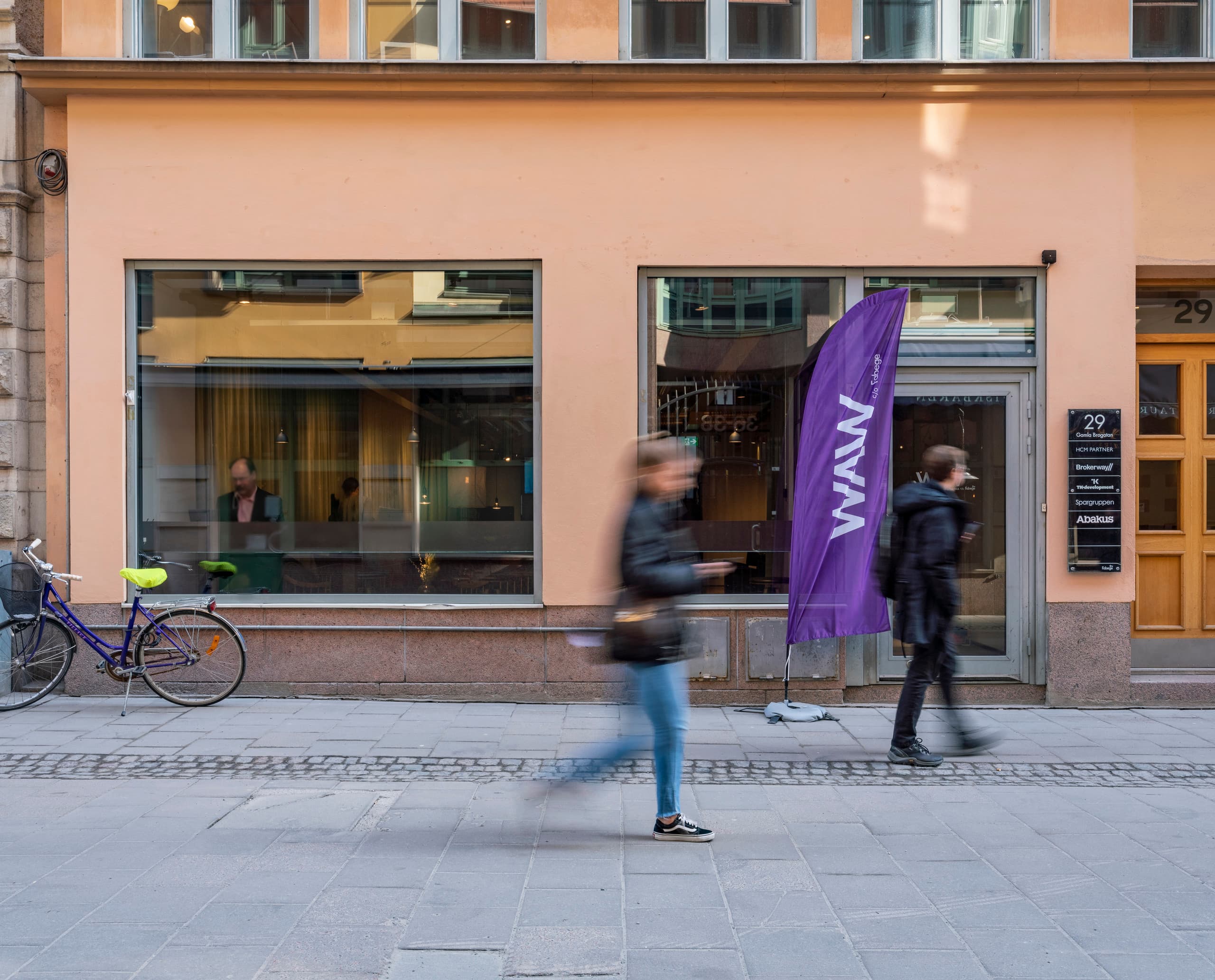 Fabege WAW Büro in Stockholm mit ERCO LED-Beleuchtung für flexibles Arbeiten.