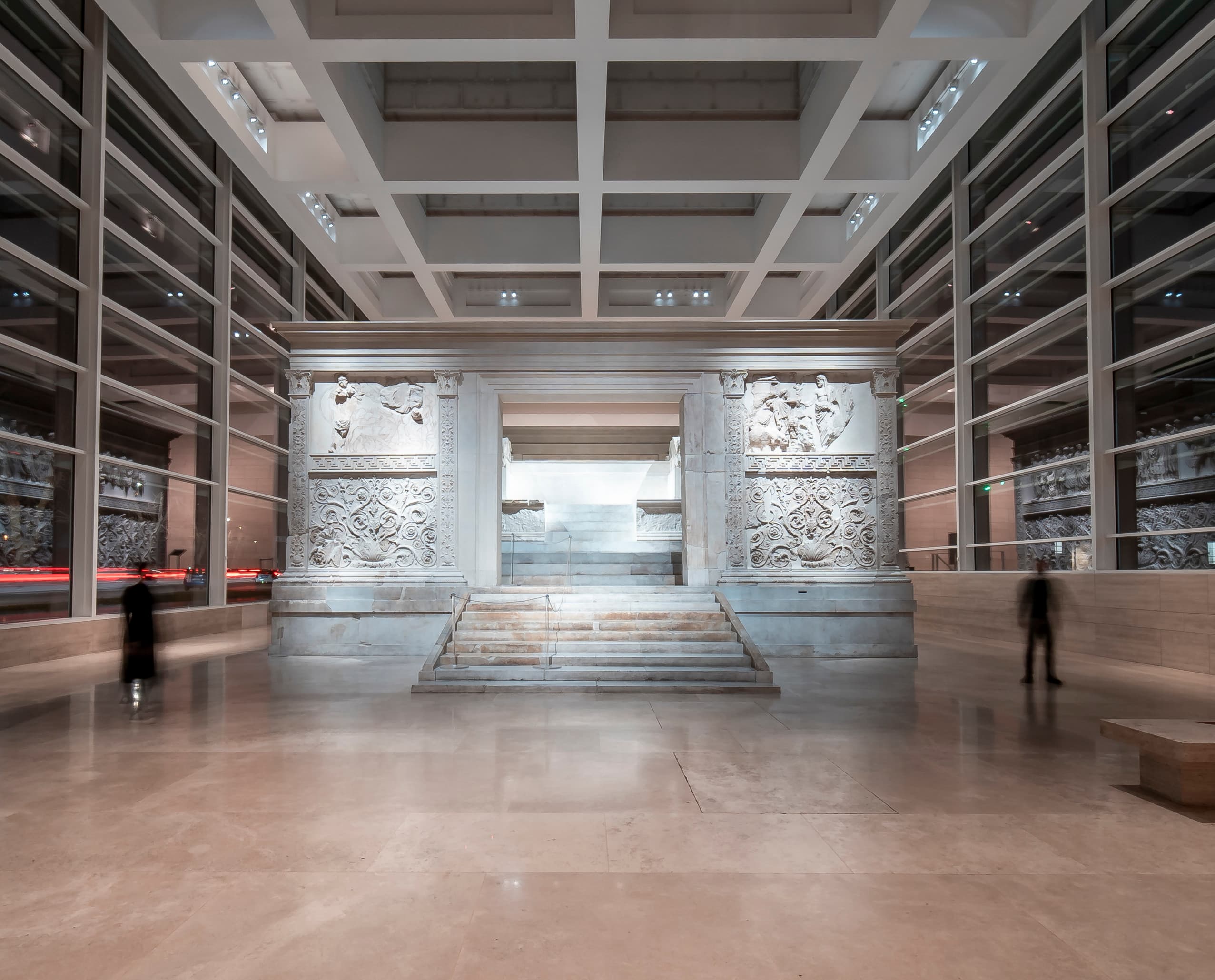 Ara Pacis Museum, Rom: ERCO LED-Beleuchtung für verbesserte Wahrnehmung und Energieeinsparung.