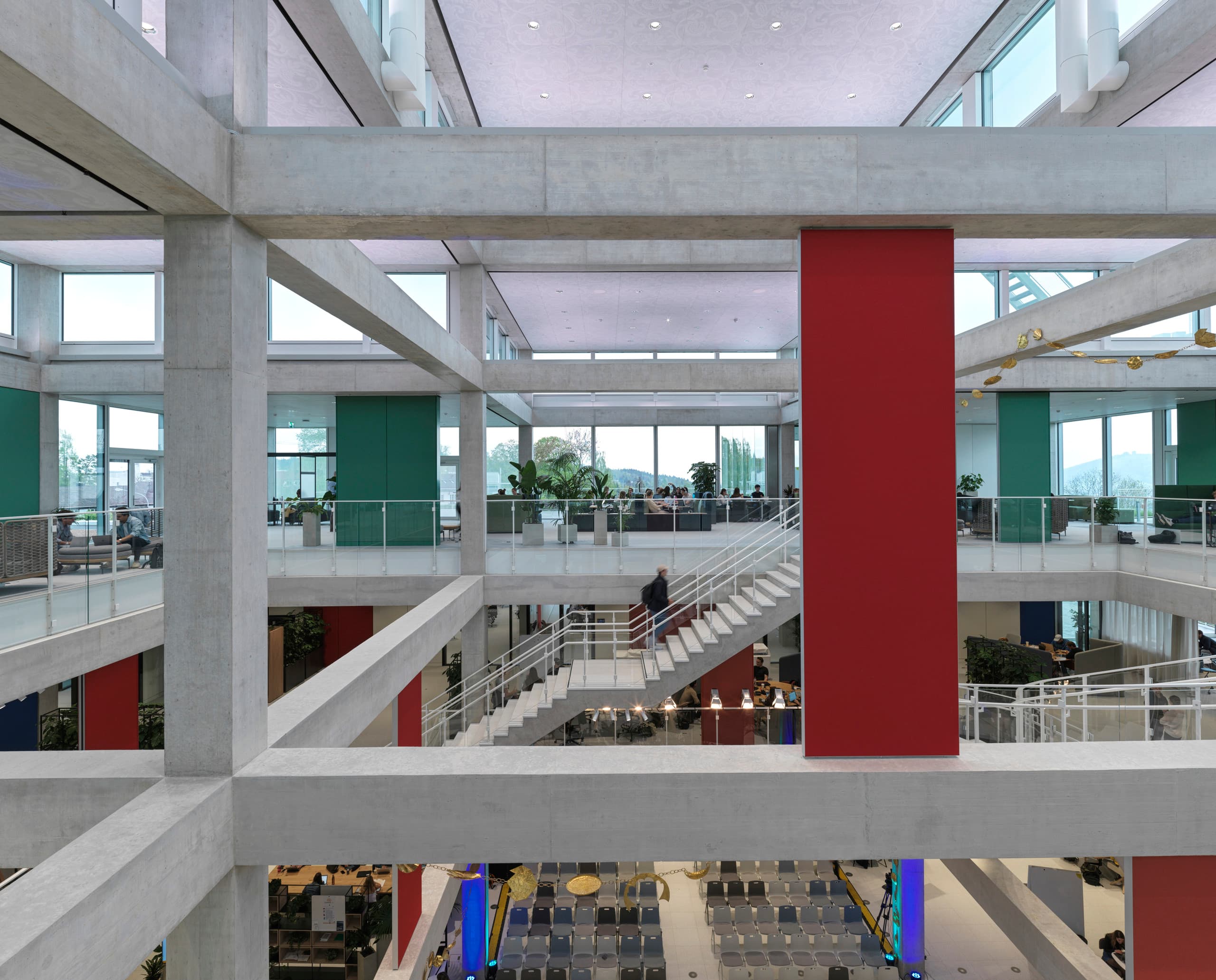 Das SQUARE Learning Center der Universität St. Gallen mit ERCO Beleuchtung für hohe Flexibilität.