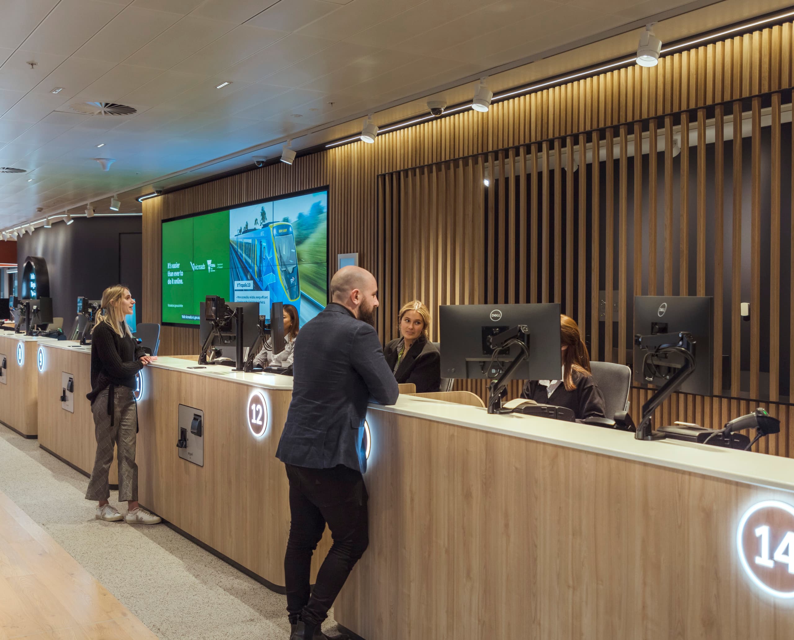 VicRoads Ringwood Customer Hub mit ERCO Downlights für flexible Bürobeleuchtung.