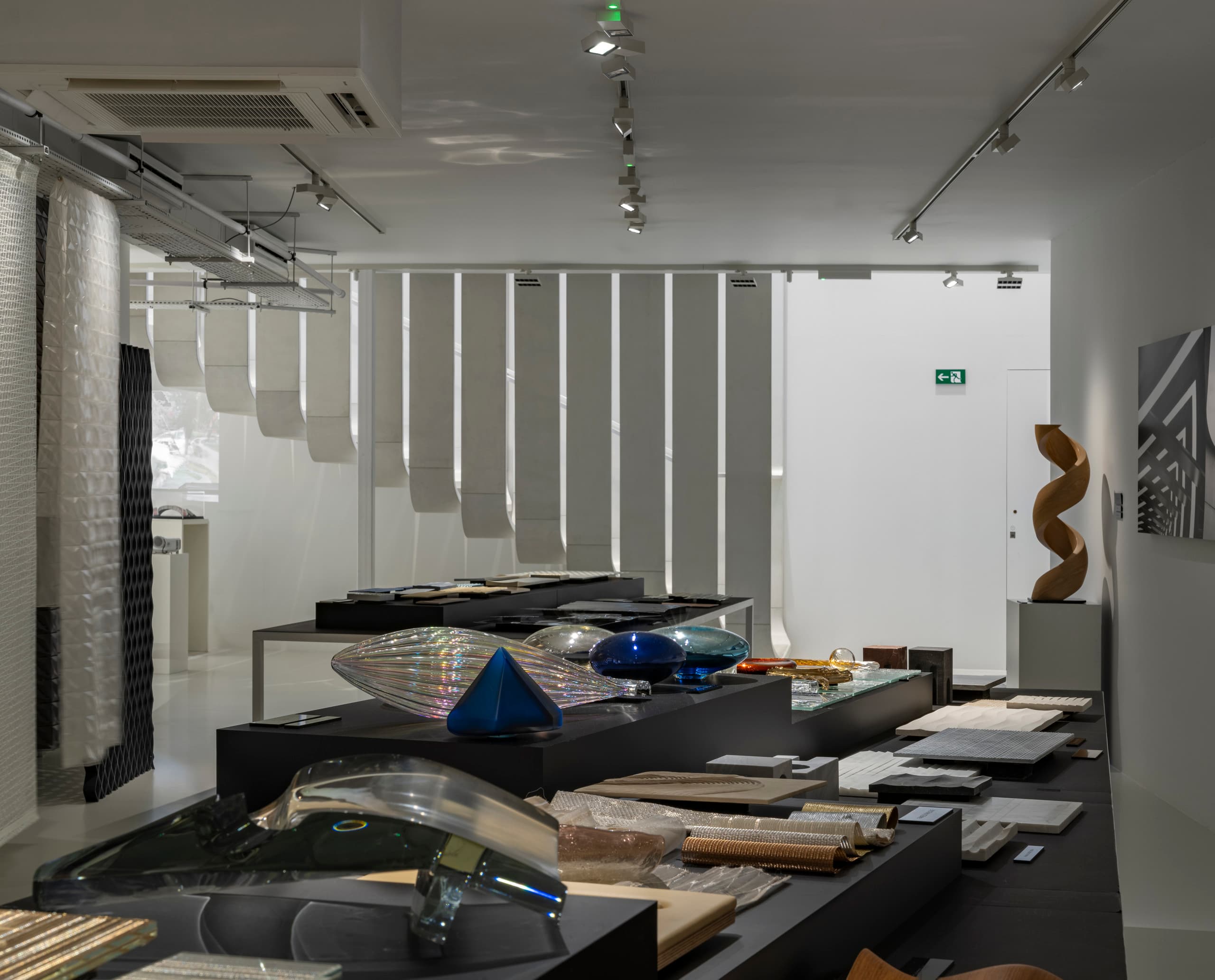 ERCO Beleuchtung im Zaha Hadid Büro London, die flexibles Arbeiten und das Wohlbefinden der Mitarbeiter unterstützt.