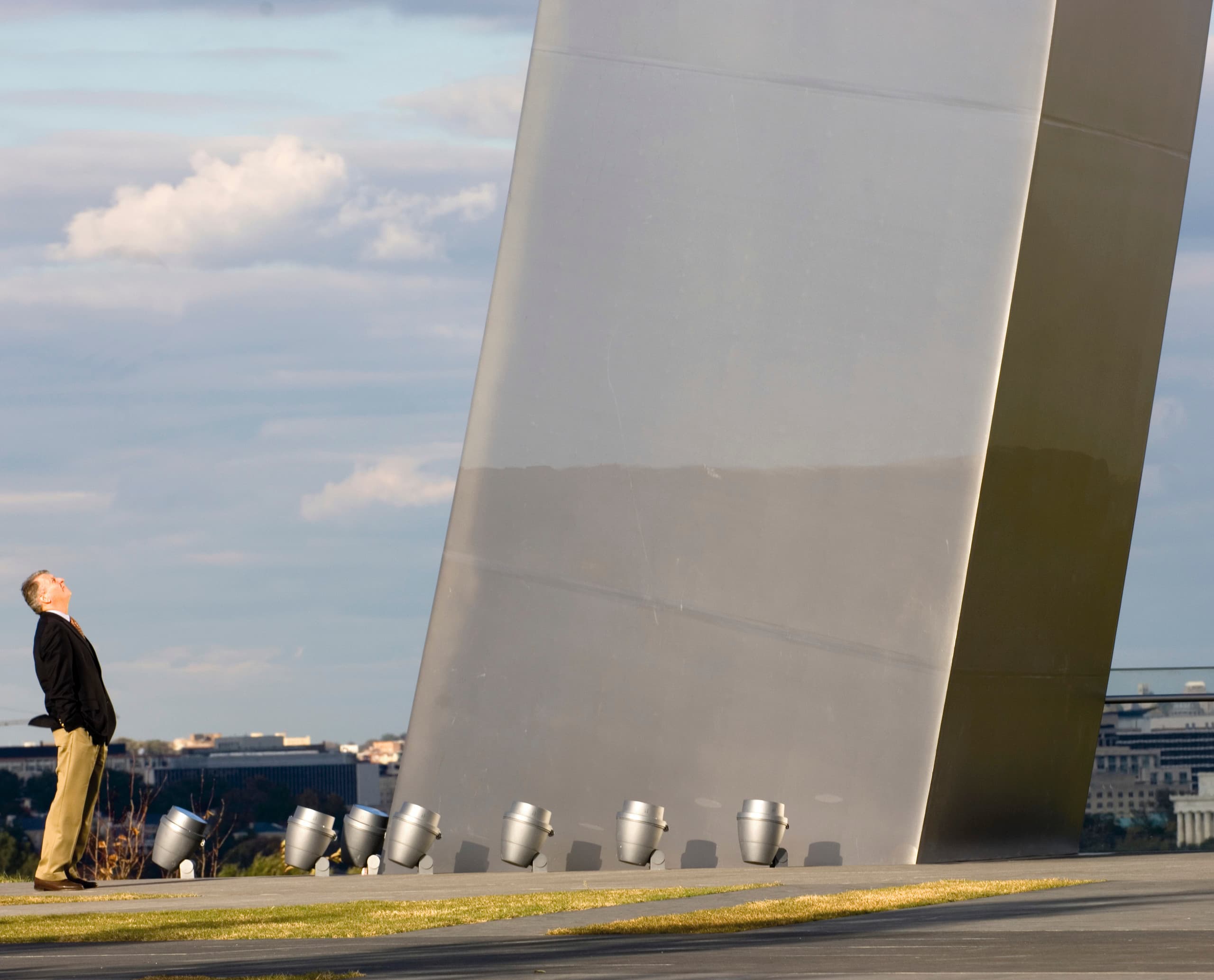 US Air Force Memorial in Arlington, beleuchtet von ERCO Beamern.