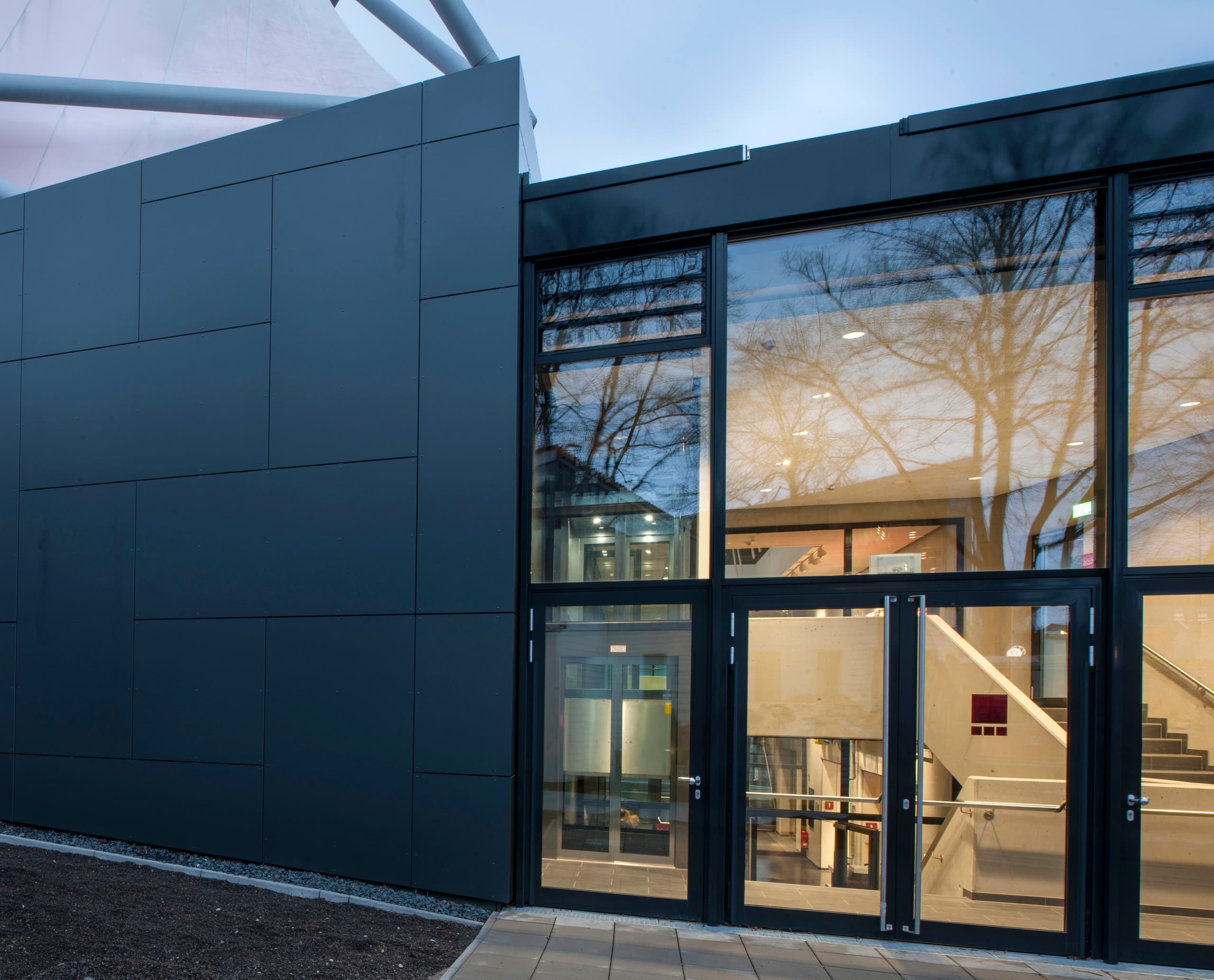 Eingangsbereich des Phänomenta Science Center in Lüdenscheid mit ERCO Lichtlösungen.