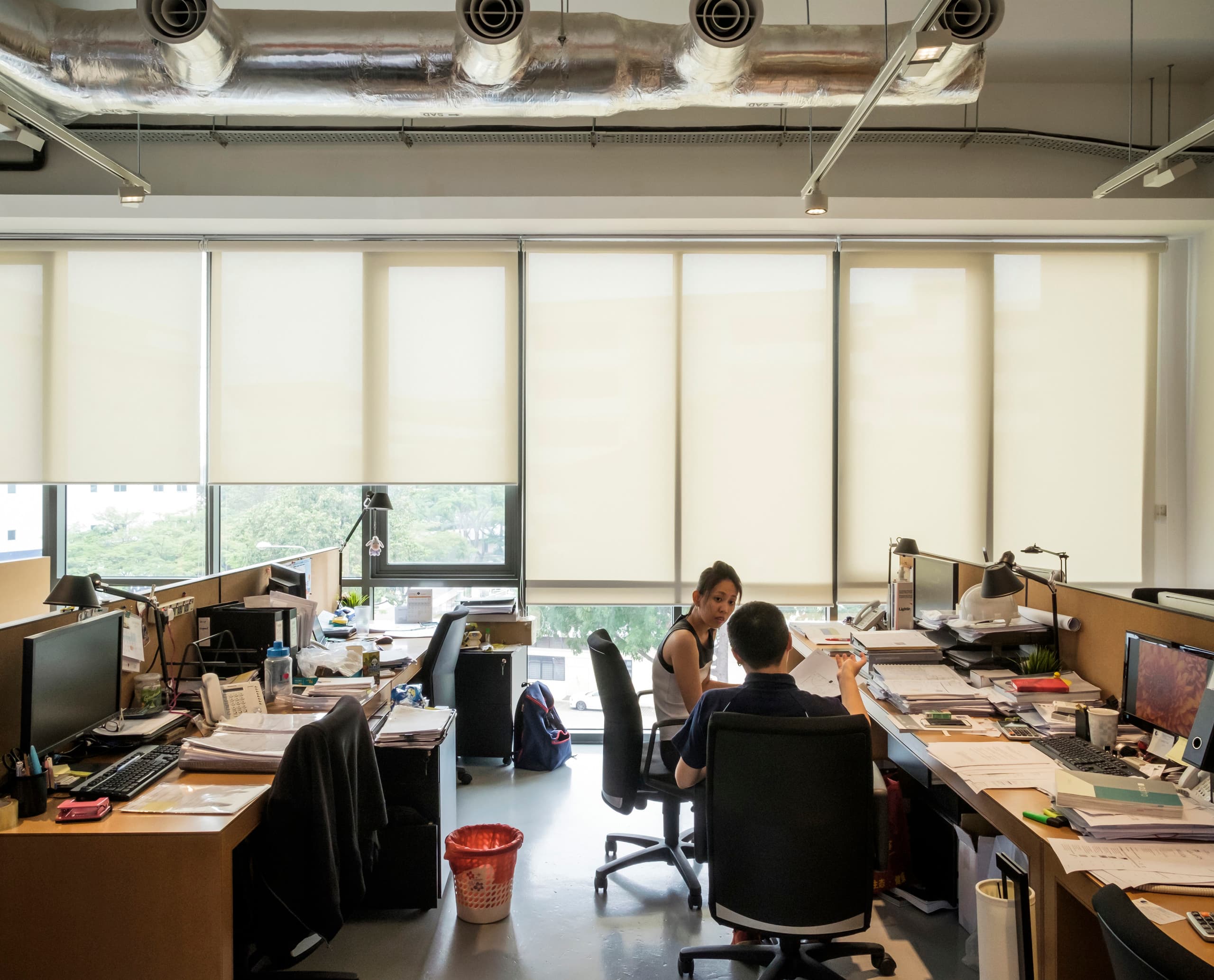 Million Lighting Büro in Singapur mit ERCO LED-Beleuchtung für optimale Arbeitsbedingungen.