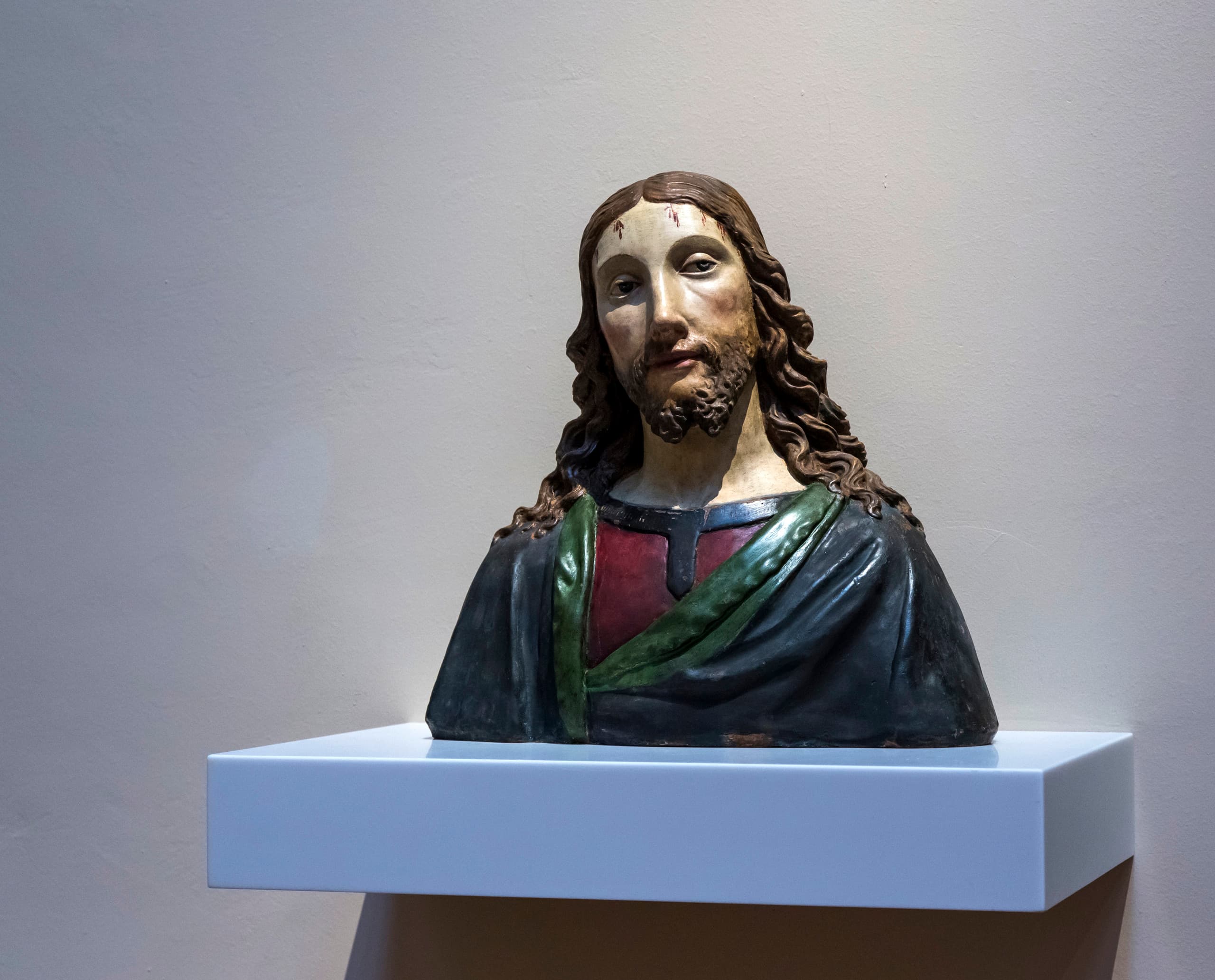 Büste von Christus im Dommuseum Florenz, beleuchtet mit ERCO Licht.