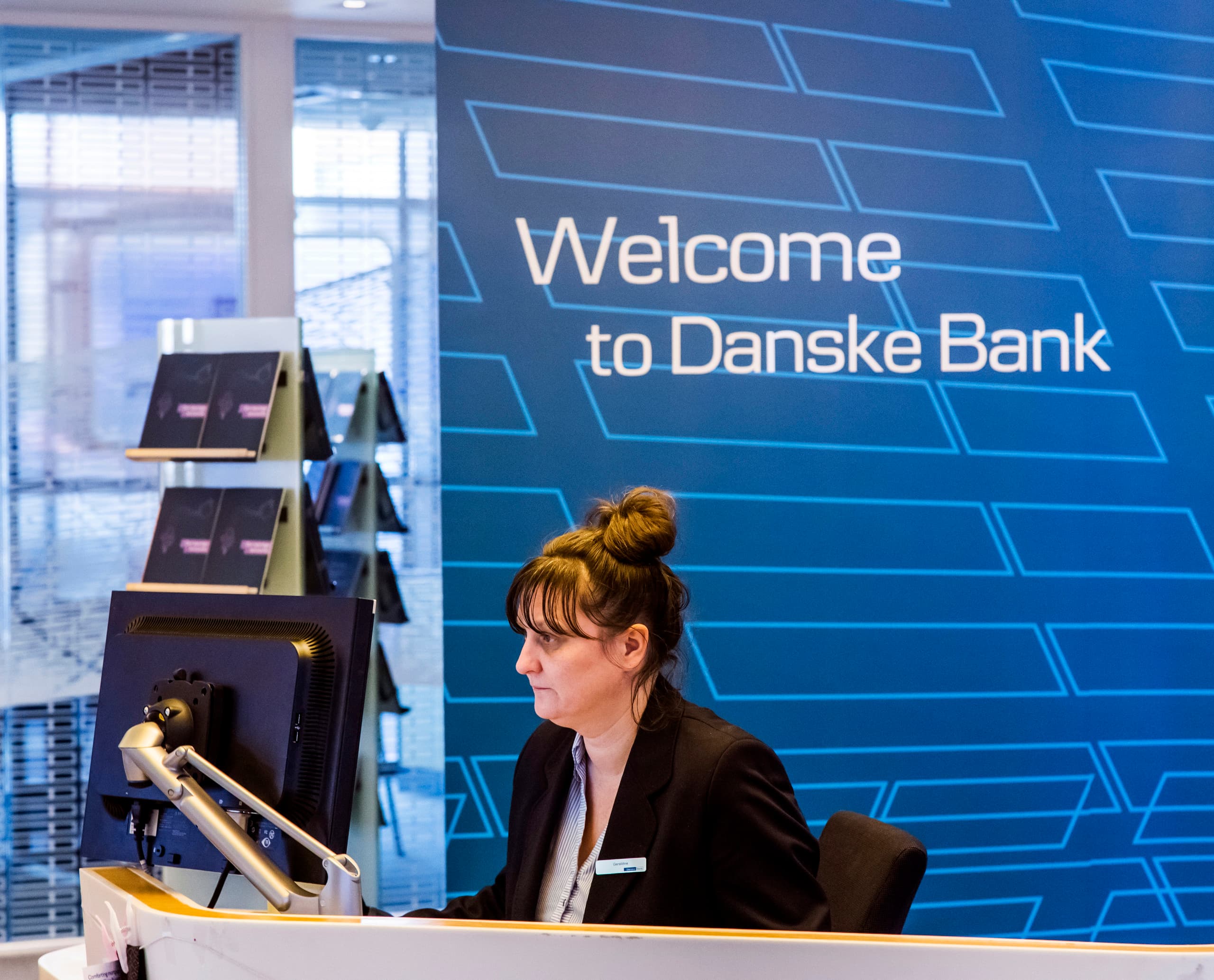 Danske Bank Filiale in Belfast mit ERCO Lichtlösung für einladende Atmosphäre.