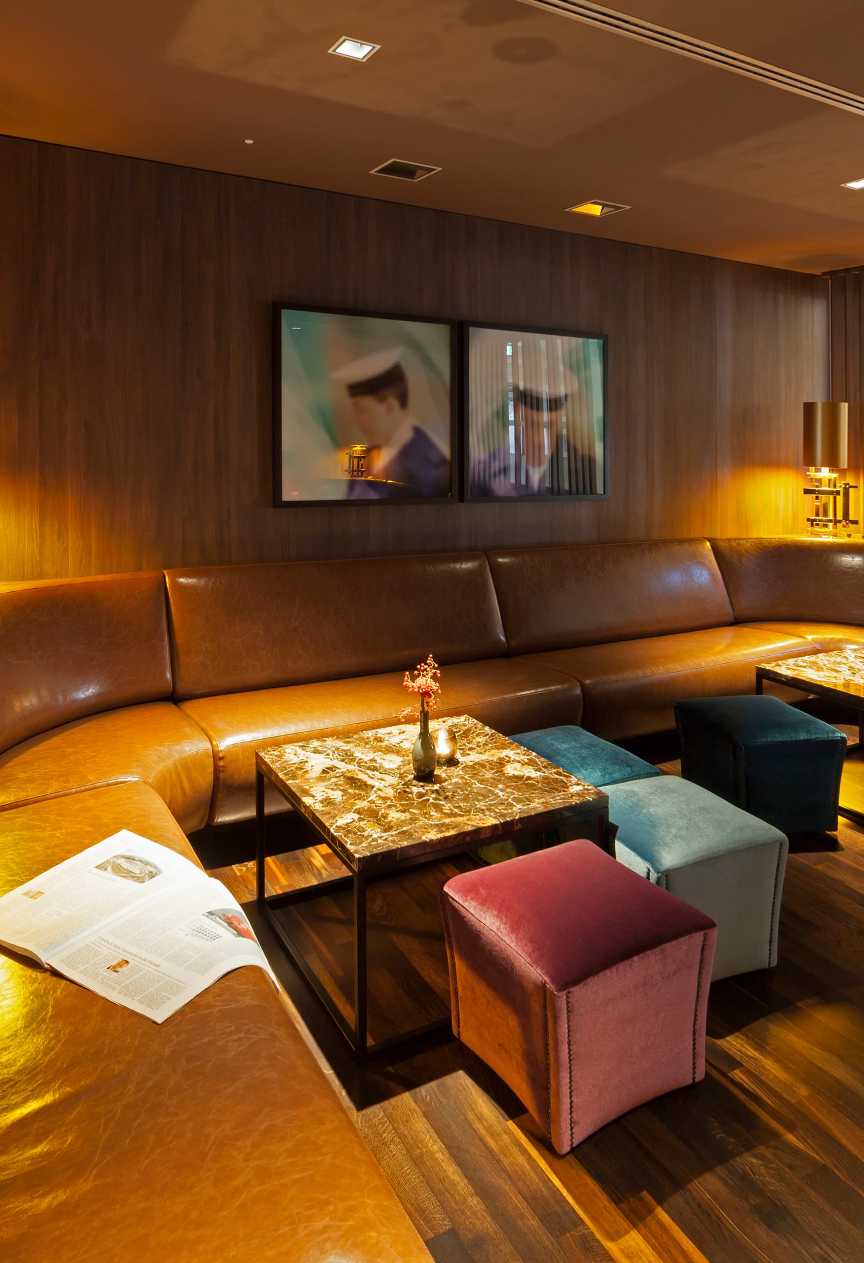 Ameron Hotel Speicherstadt Bar mit ERCO Licht für einladende Atmosphäre.