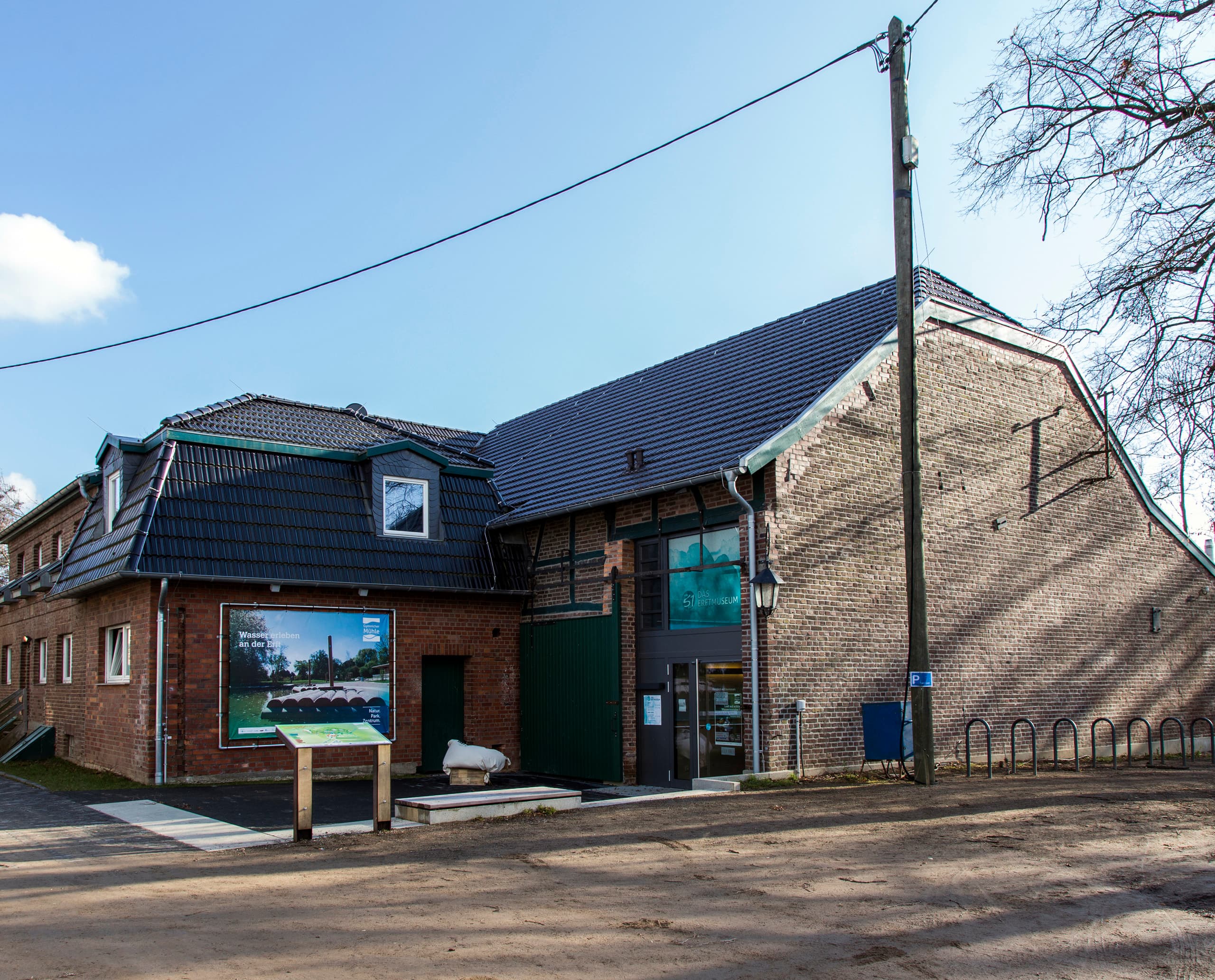 Gymnicher Mühle Museum in Erftstadt, ein historisches Wassermühlengebäude mit interaktiven Ausstellungen.