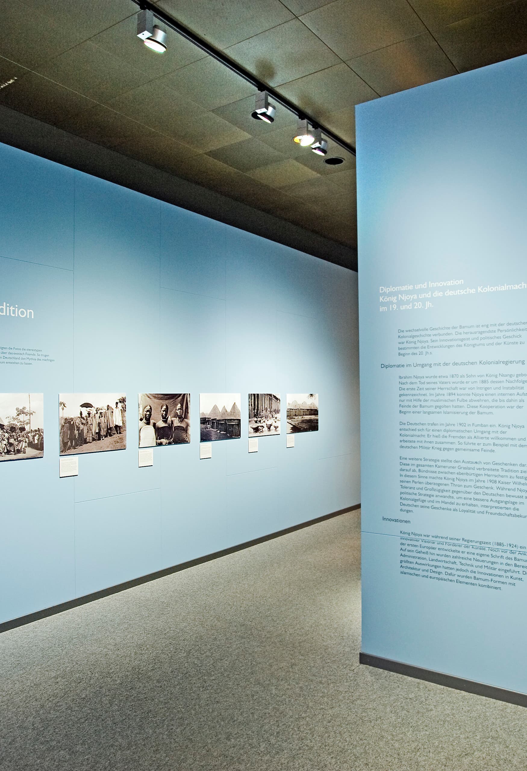 Dahlem Ethnologisches Museum, Afrika Ausstellung mit Optec LED Strahlern für szenische Beleuchtung.