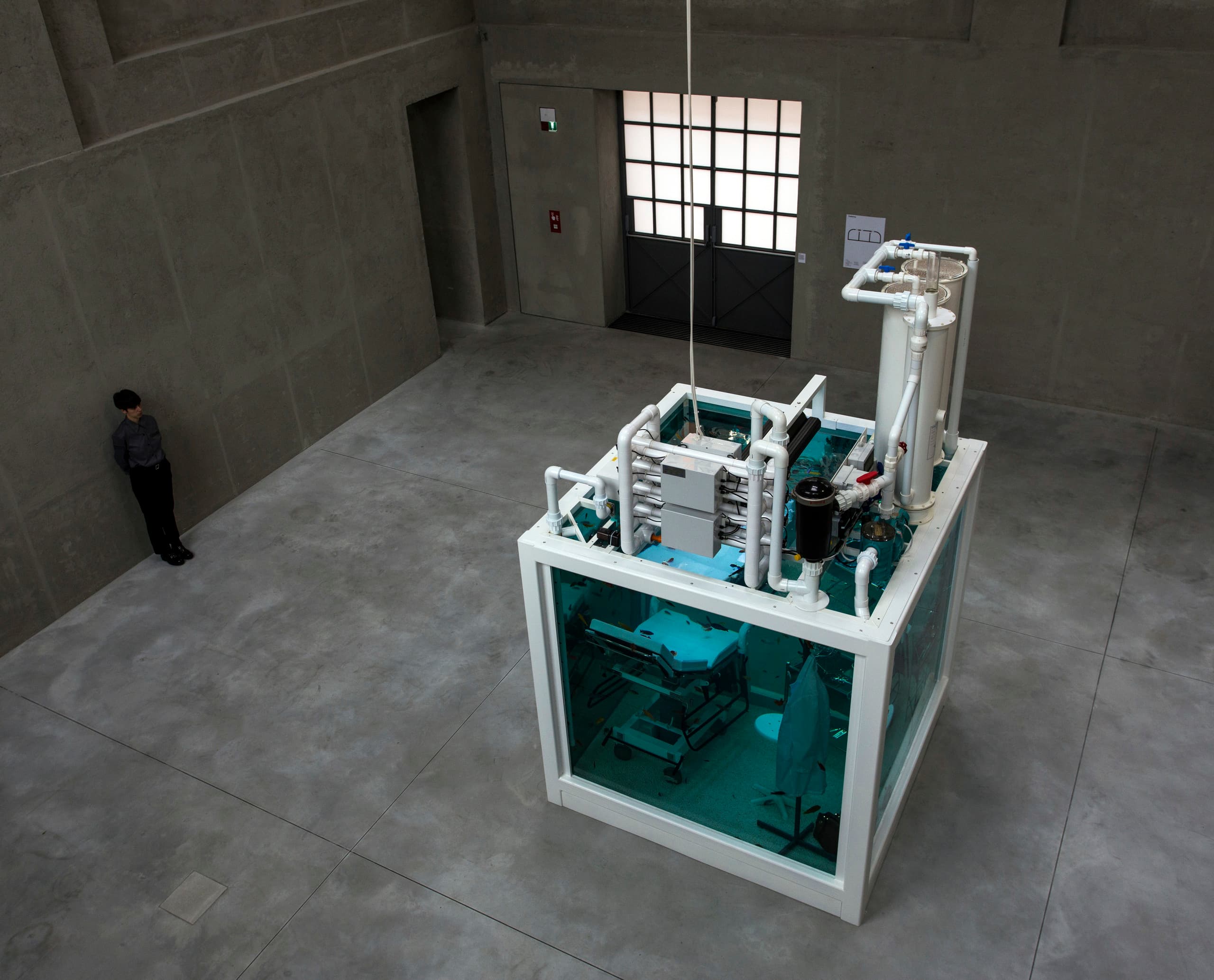 Fondazione Prada Museum, Mailand: Kunstinstallation mit ERCO LED-Beleuchtung.