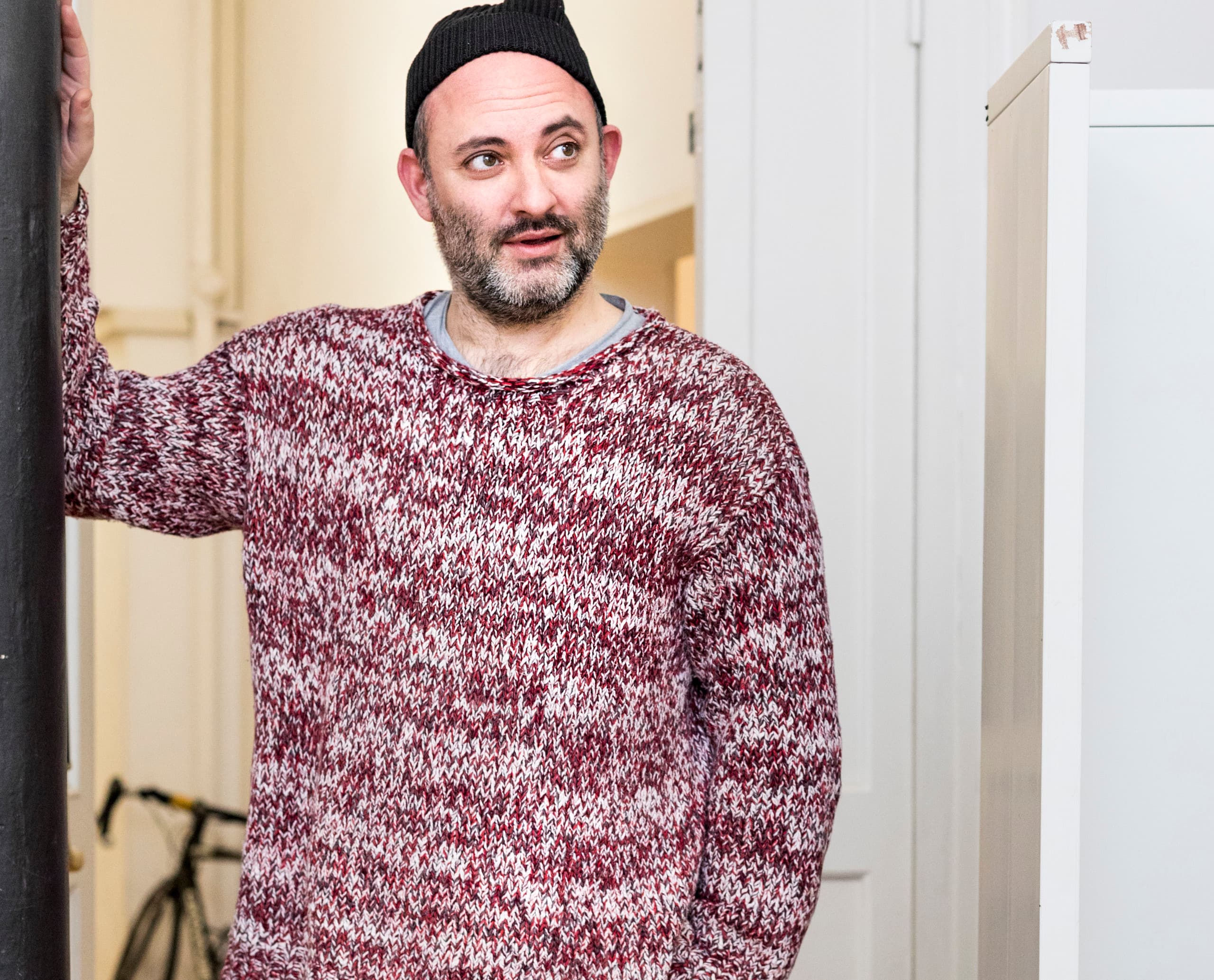 Oskar Melzer, Designer von ZIEGERT Knight Frank, im ERCO "Spot-on" Porträt.