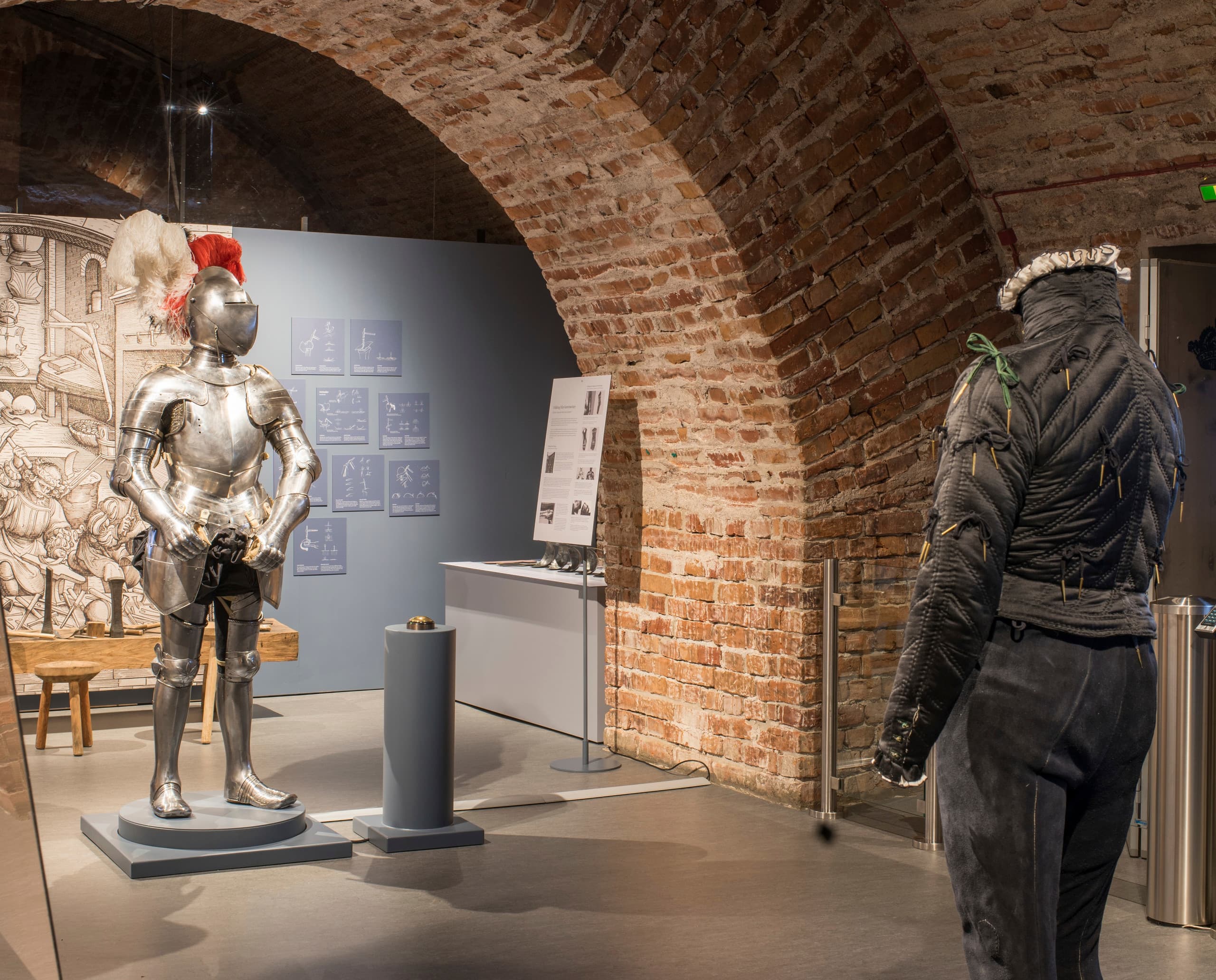 ERCO Eclipse Strahler beleuchten eine temporäre Ausstellung mit Rüstungen im Königlichen Zeughaus, Stockholm.