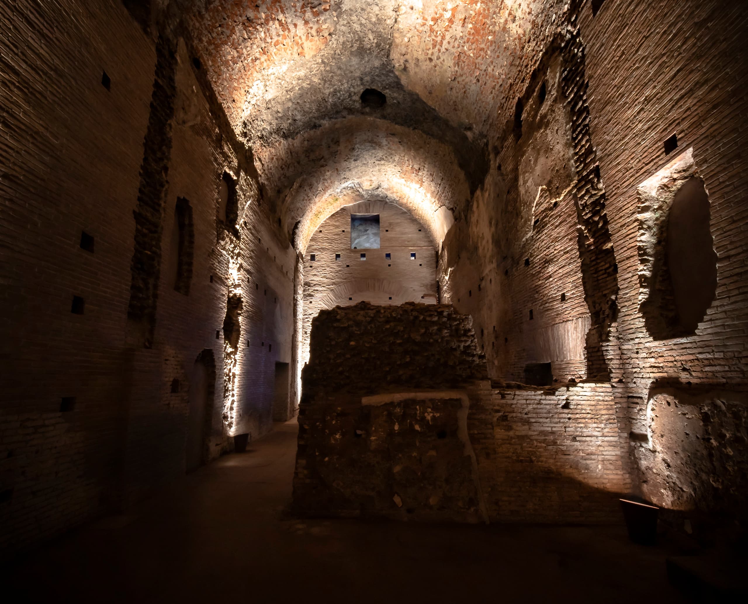 Innenansicht der Domus Aurea mit ERCO Beleuchtungslösungen, Rom.