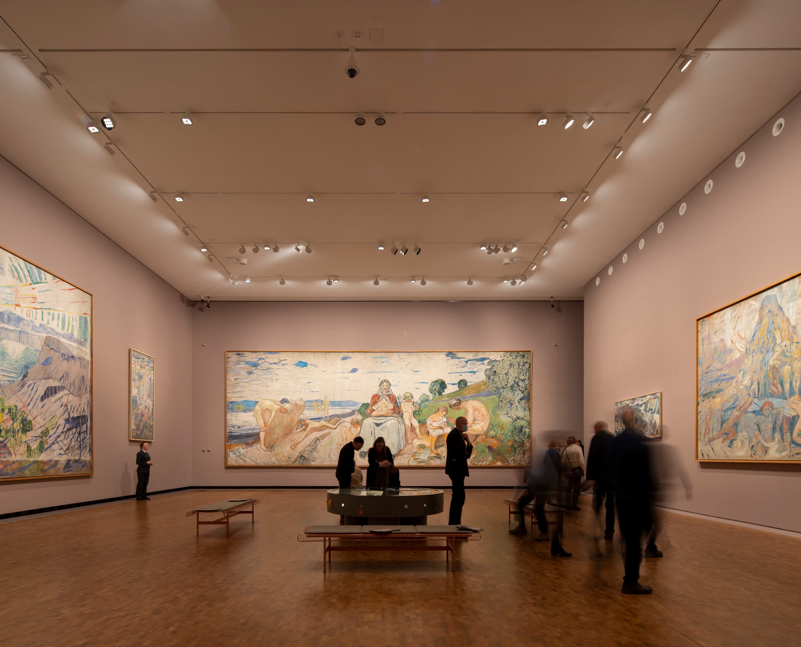 ERCO Parscan Strahler beleuchten Munchs Kunst im Munch Museum Oslo, für flexible Ausstellungsbeleuchtung.