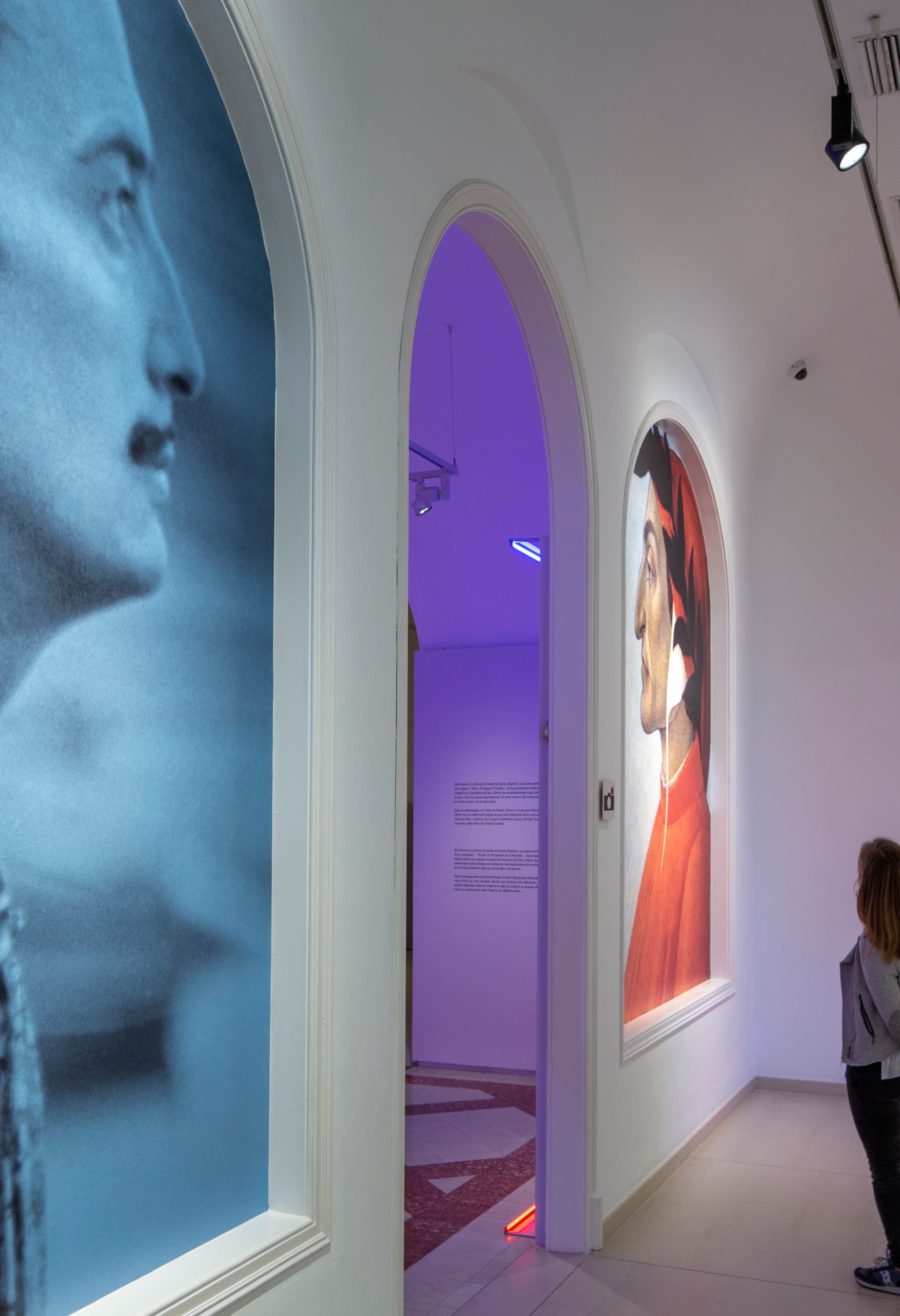 ERCO Strahler beleuchten Salvador Dalís Werke im Teatre-Museu Dalí, Figueres.