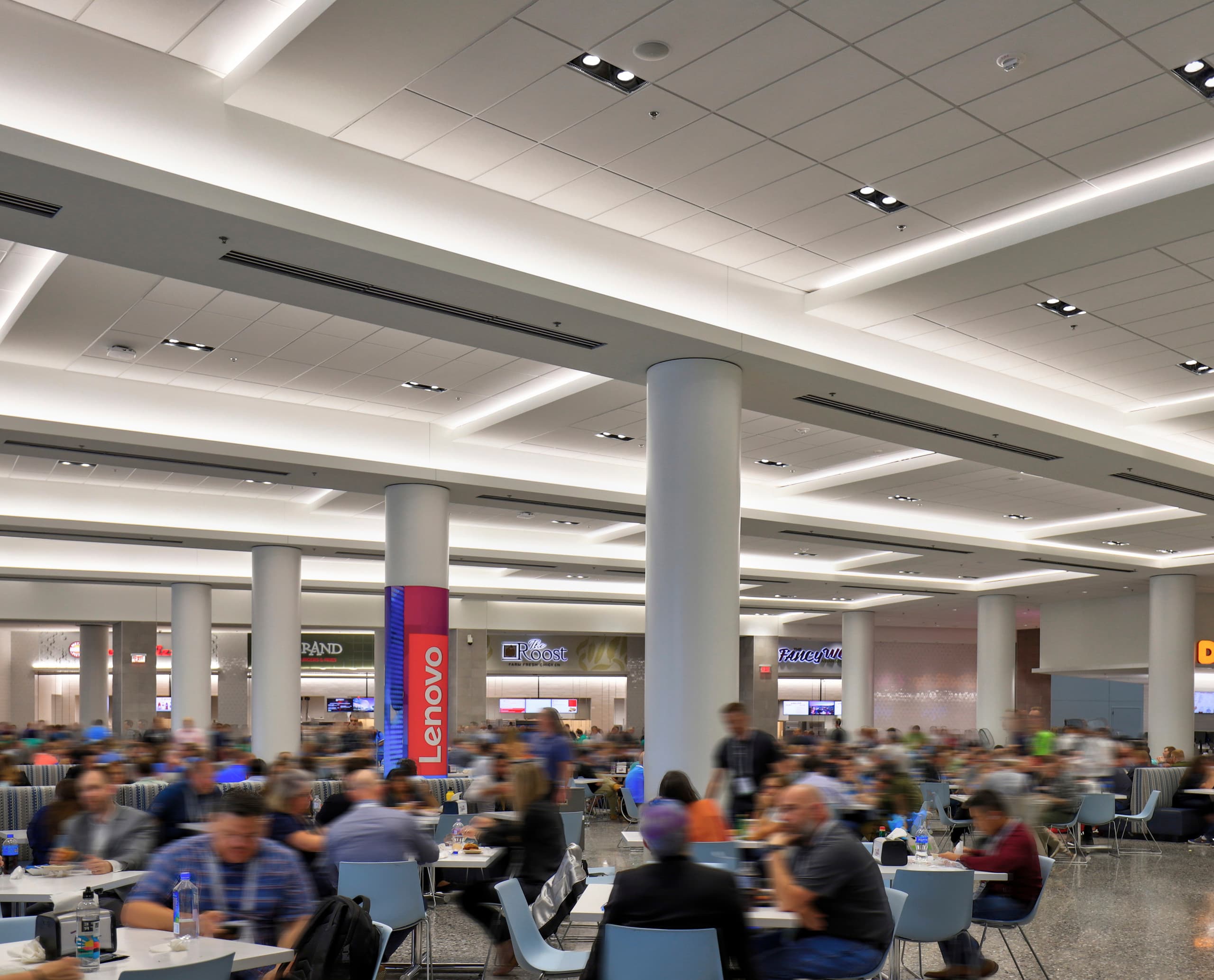 ERCO LED-Beleuchtung im Las Vegas Convention Centre sorgt für gleichmäßige Lichtverhältnisse im Speisebereich.