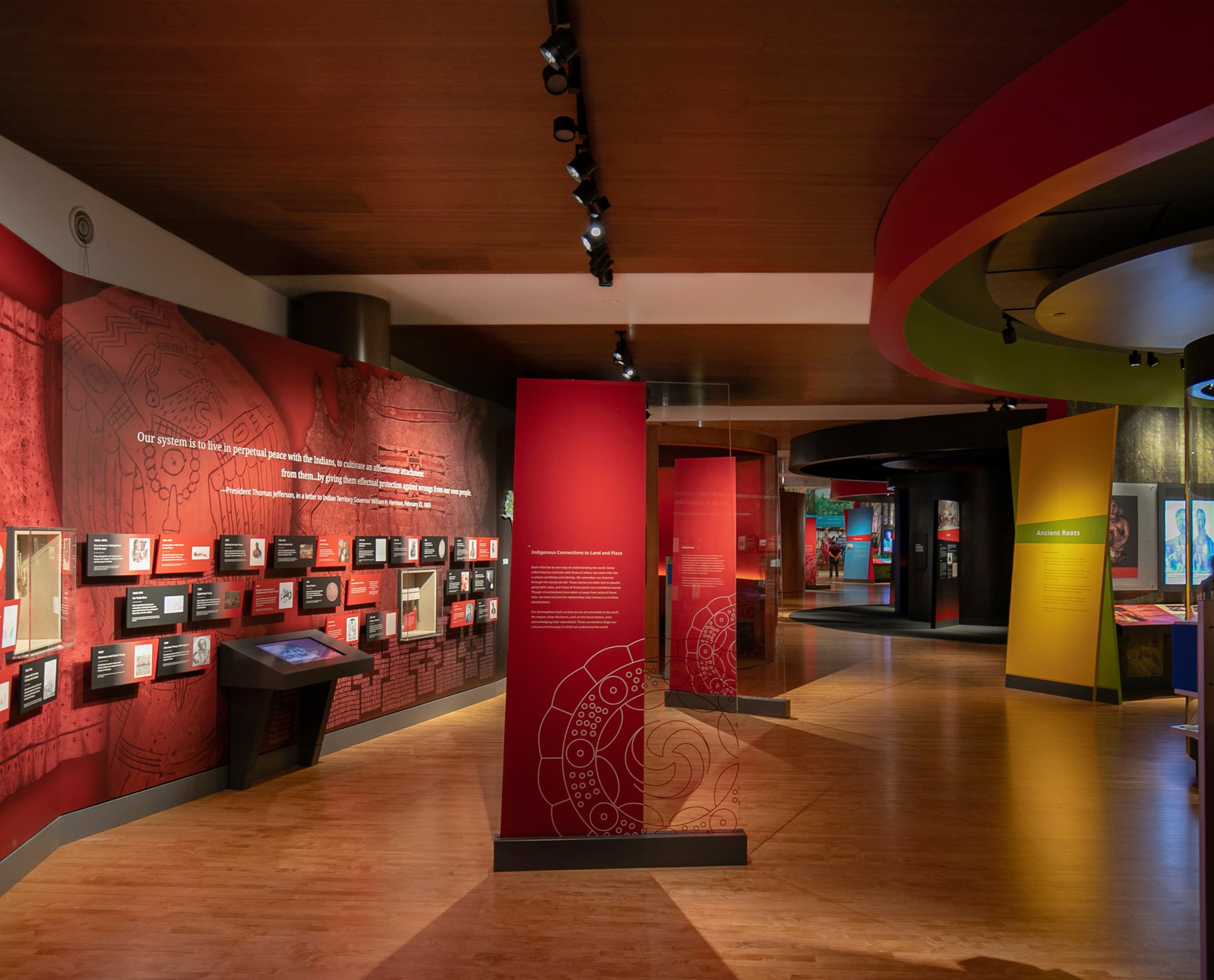 Nachhaltige Museumsbeleuchtung mit ERCO Strahlern im First Americans Museum, Oklahoma City.