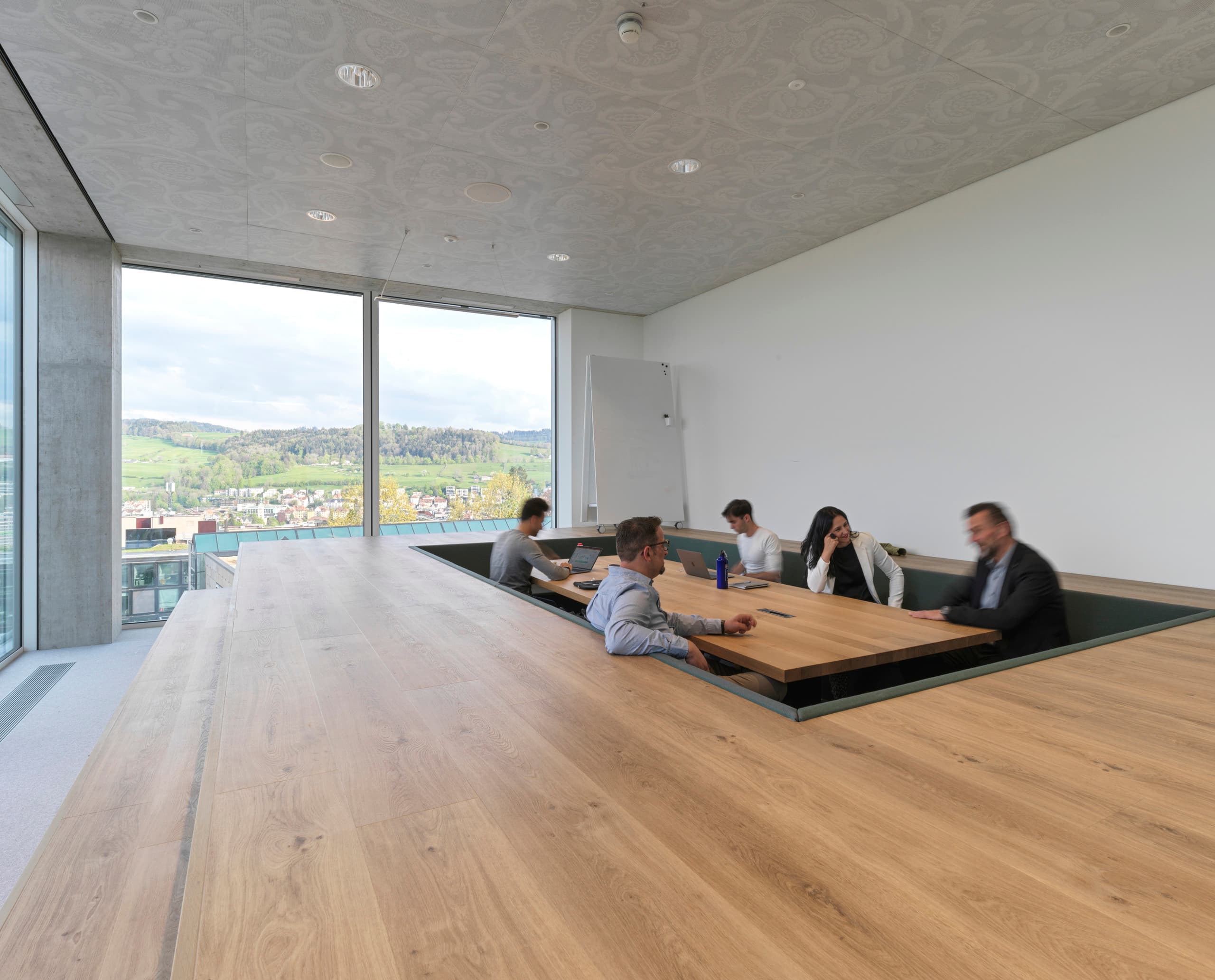 ERCO LED-Beleuchtung im Lernzentrum der Universität St. Gallen für hohe Sehqualität und Flexibilität.